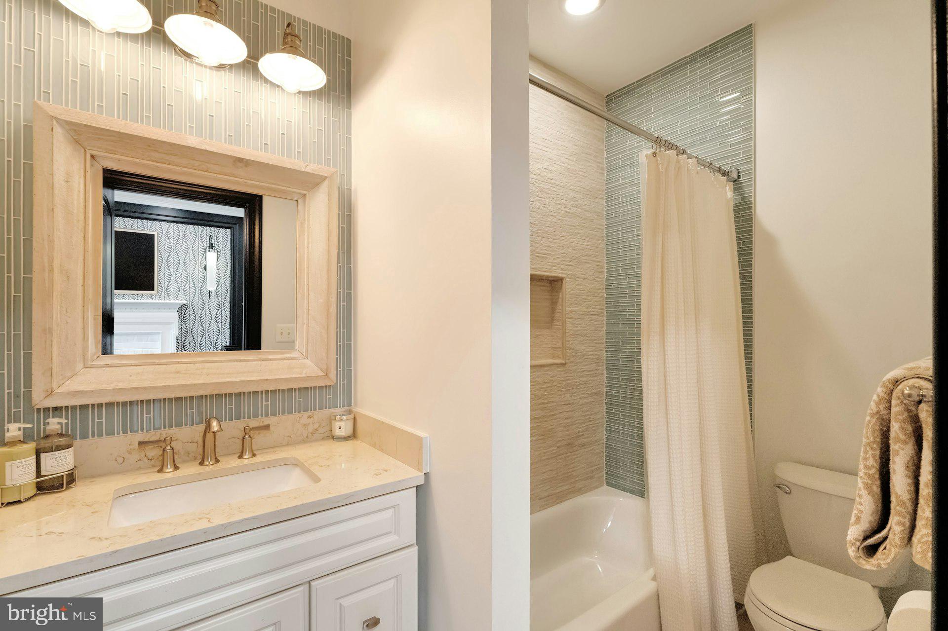 RIVER CREEK - Residential