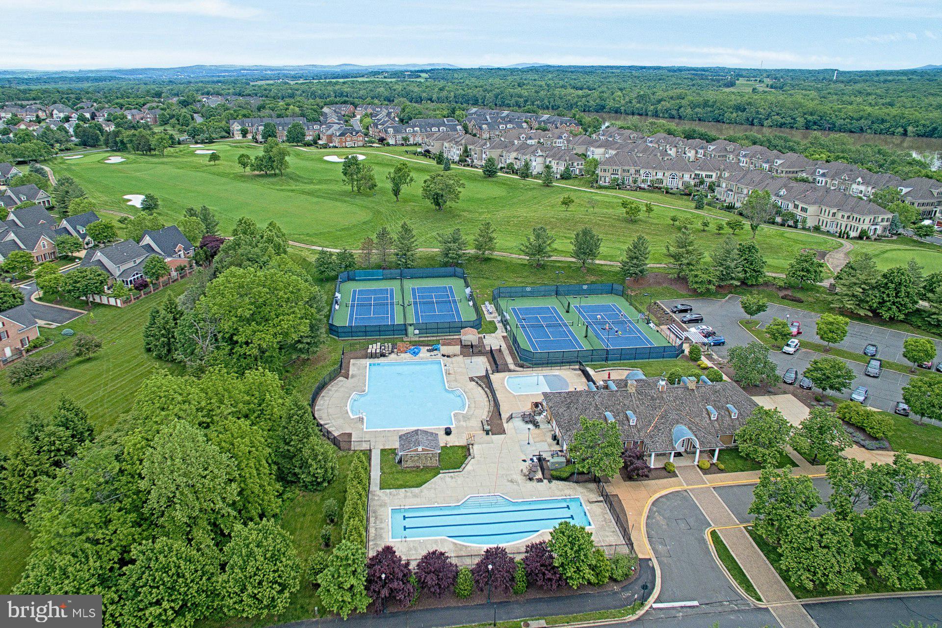 RIVER CREEK - Residential