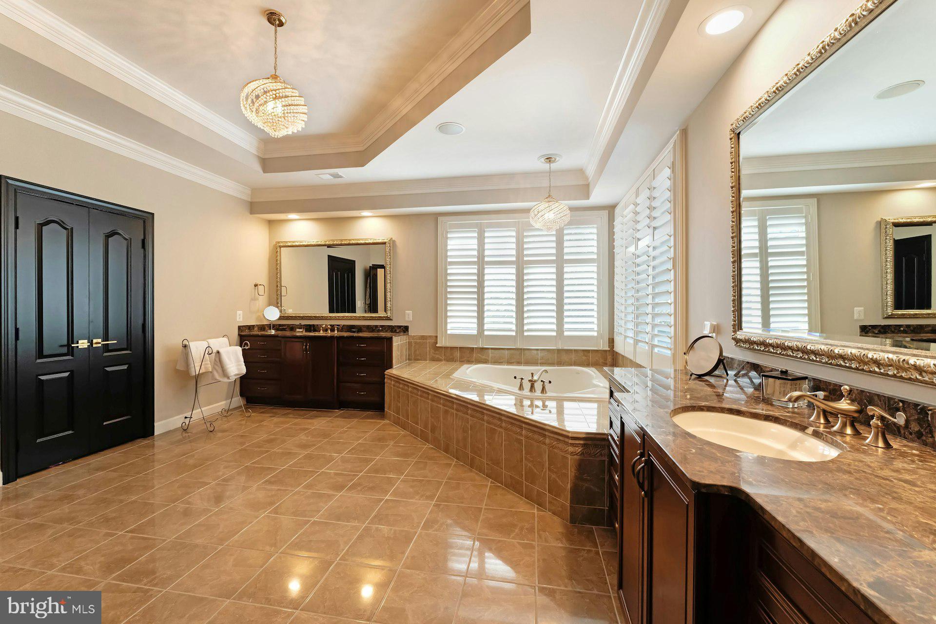 RIVER CREEK - Residential