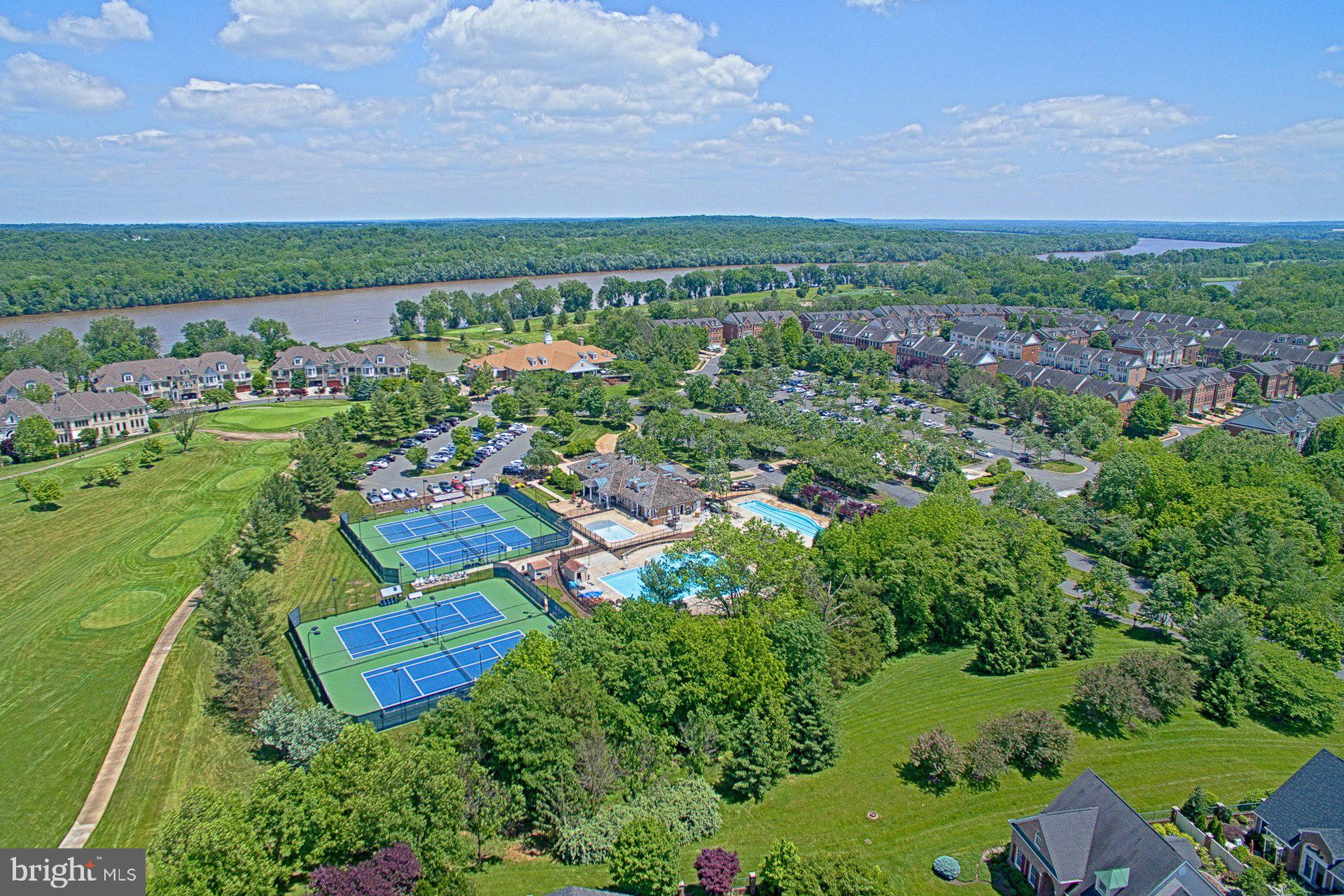 RIVER CREEK - Residential