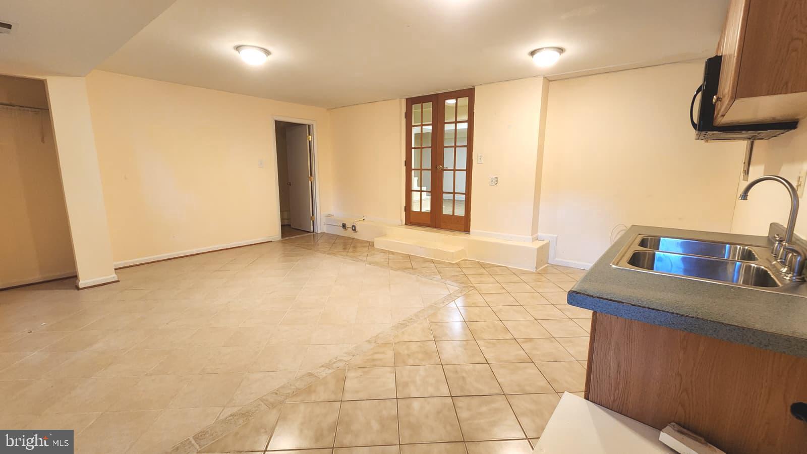 HILLWOOD - Residential Lease