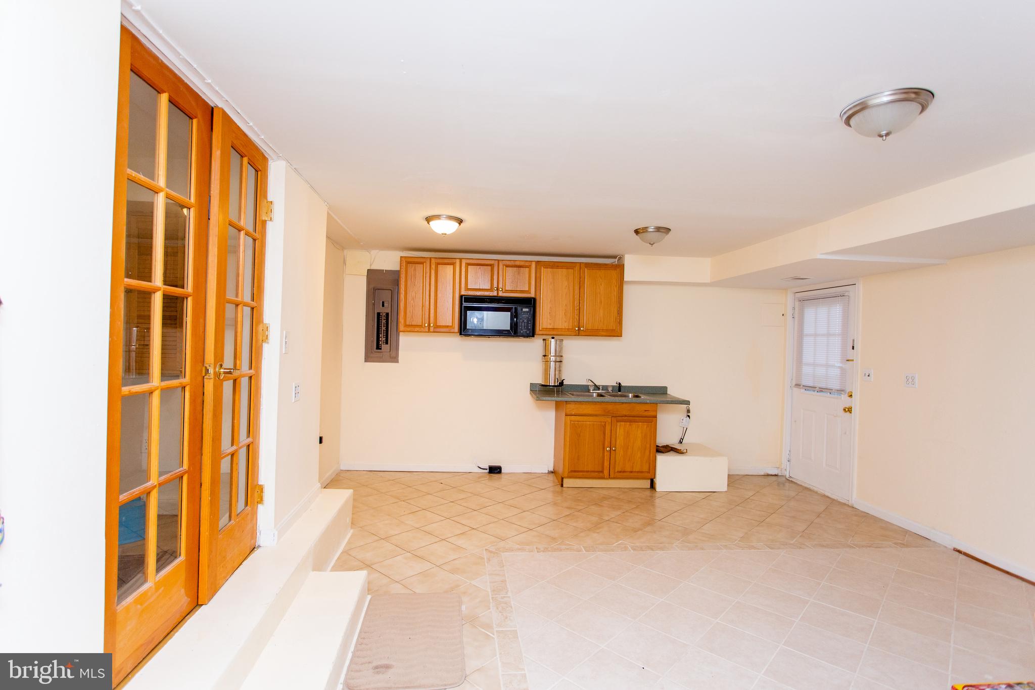 HILLWOOD - Residential Lease