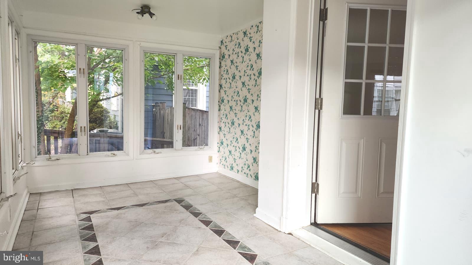 HILLWOOD - Residential Lease