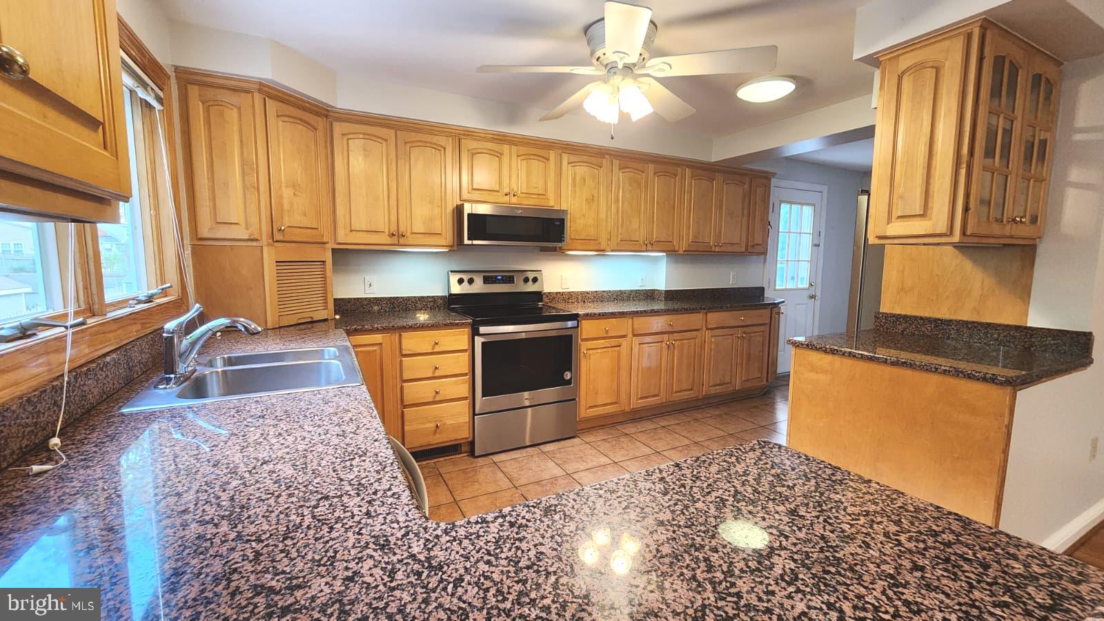 HILLWOOD - Residential Lease