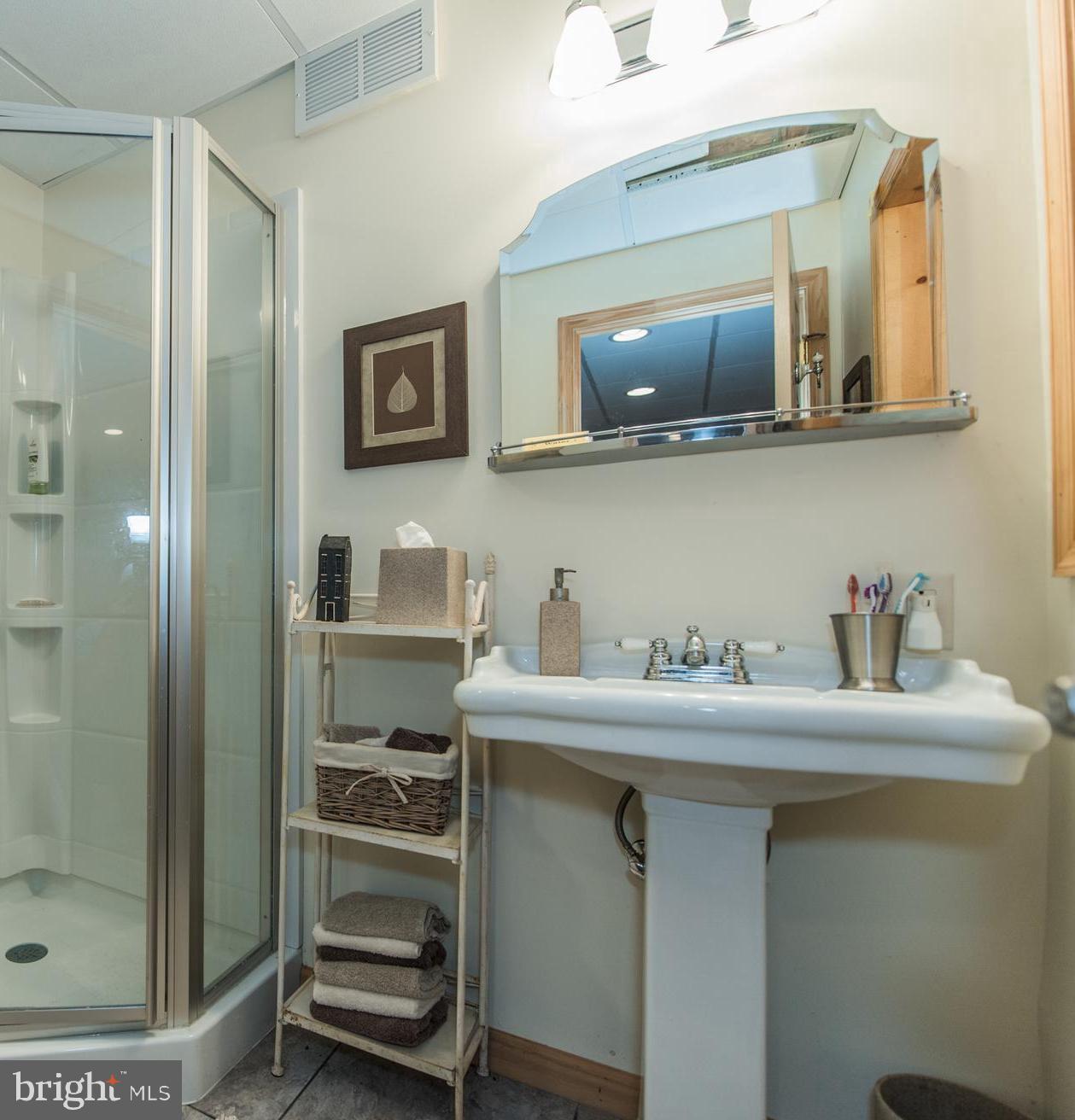 COOLFONT MOUNTAINSIDE - Residential