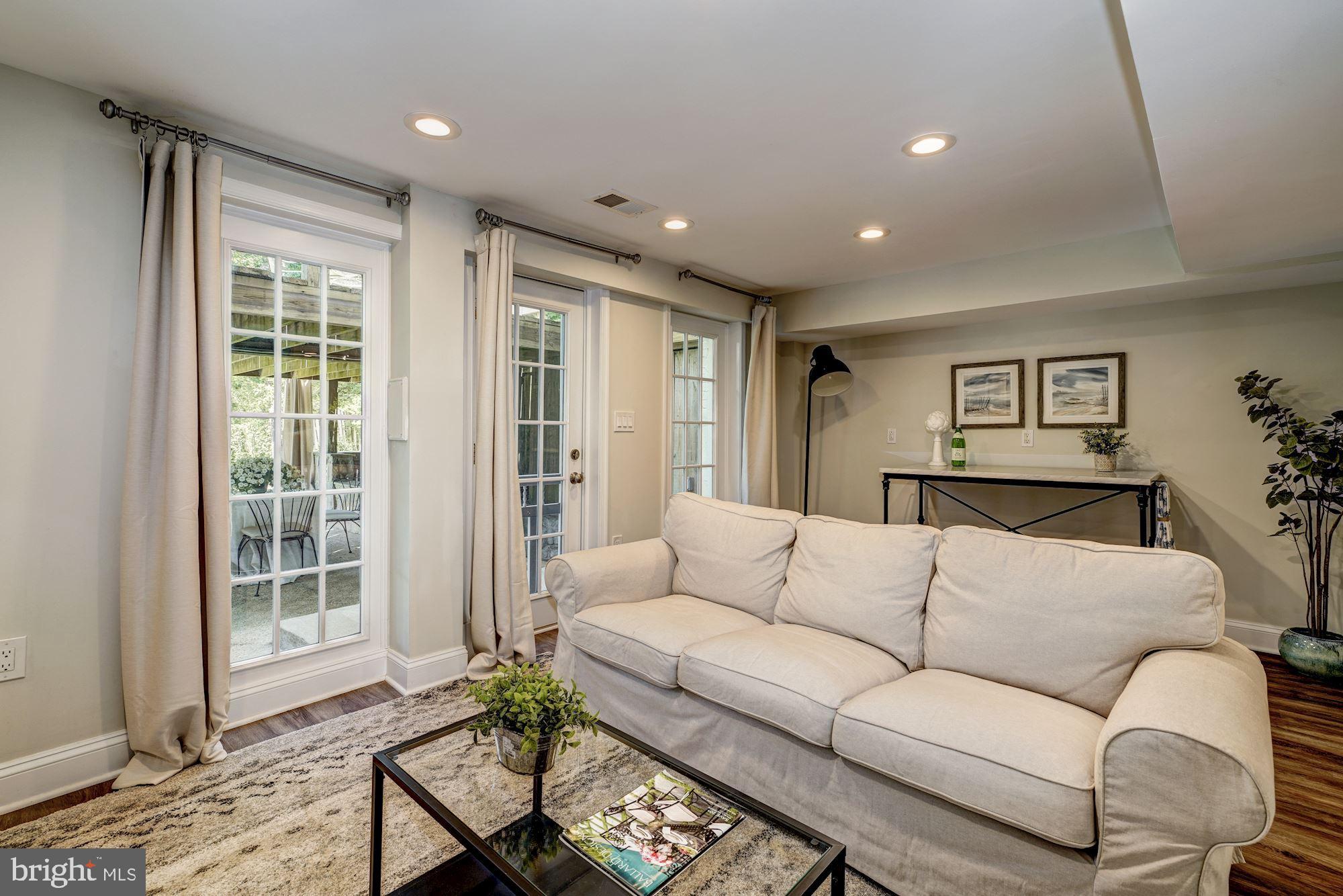 KENWOOD - Residential