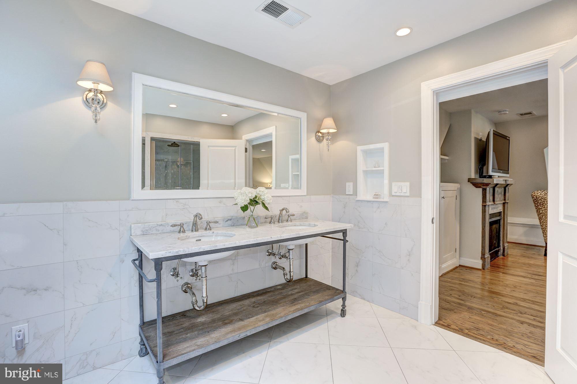 KENWOOD - Residential