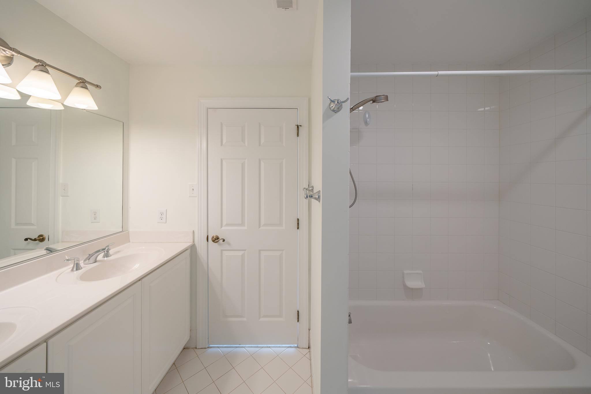 PONDVIEW - Residential