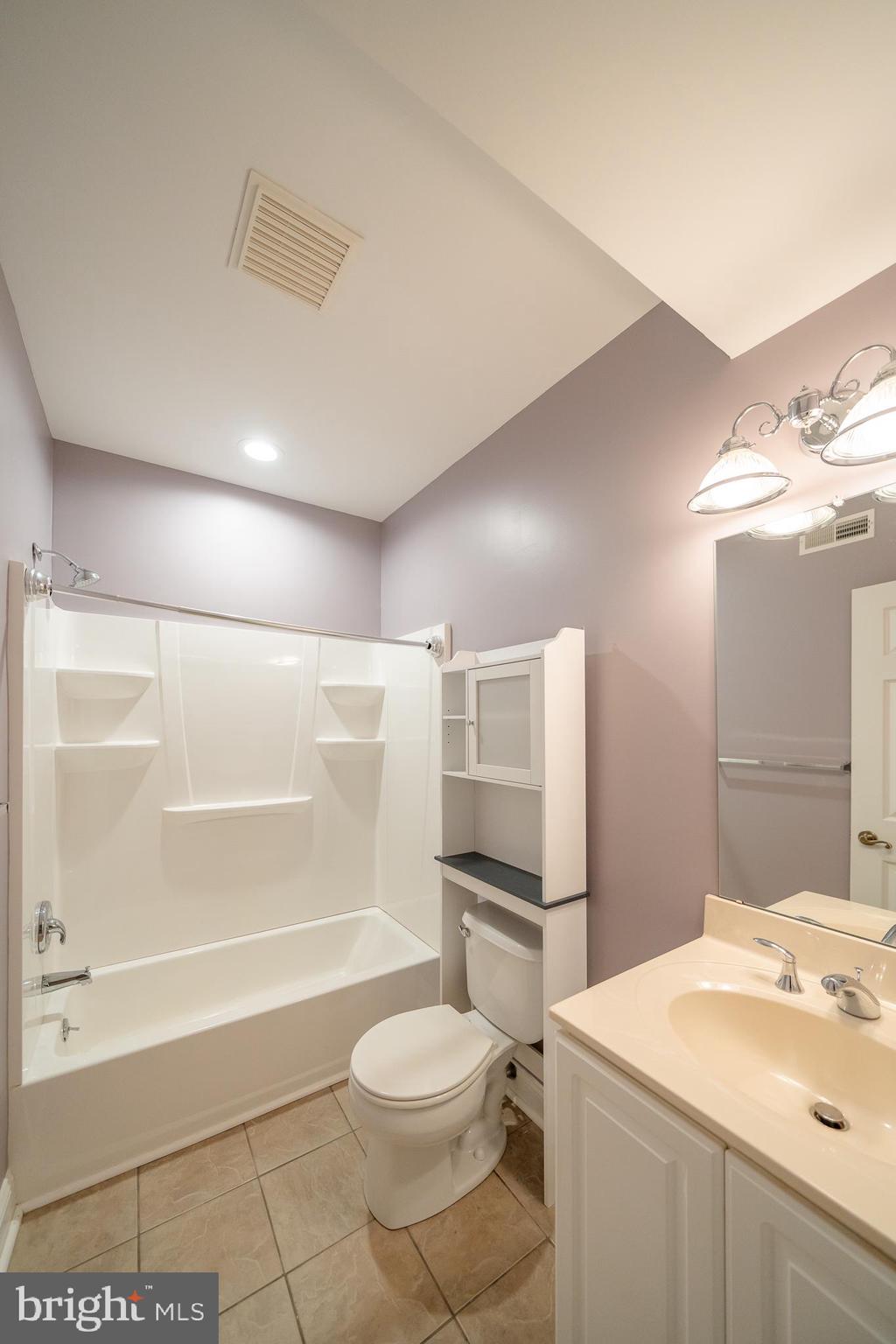 PONDVIEW - Residential