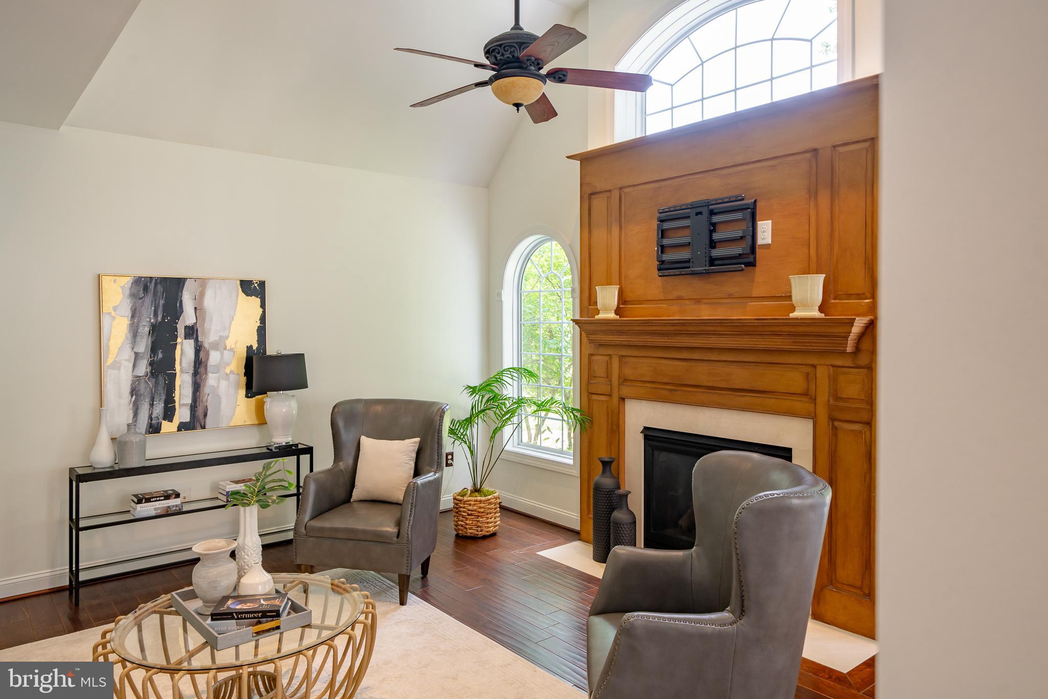 PONDVIEW - Residential