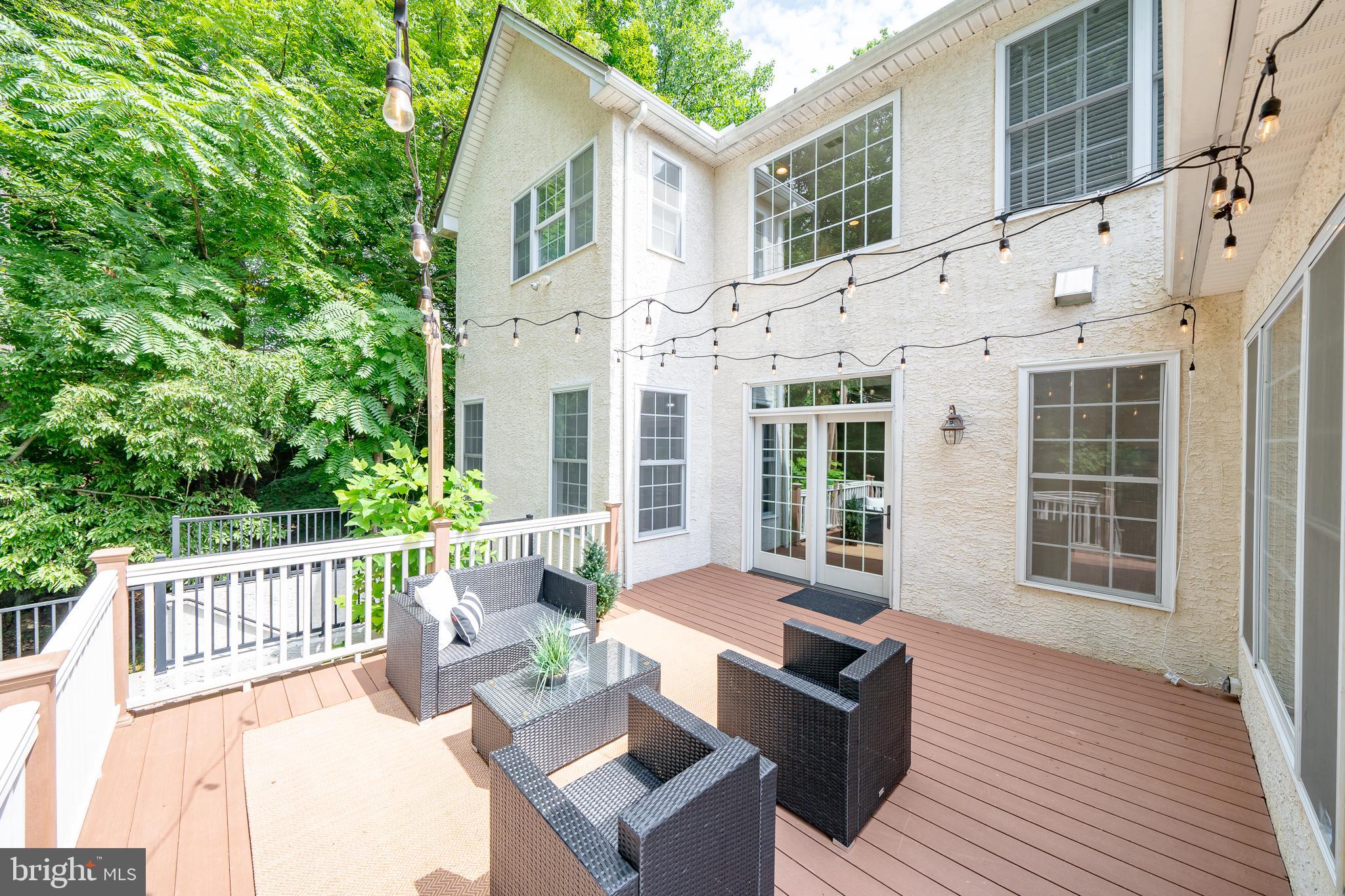 PONDVIEW - Residential