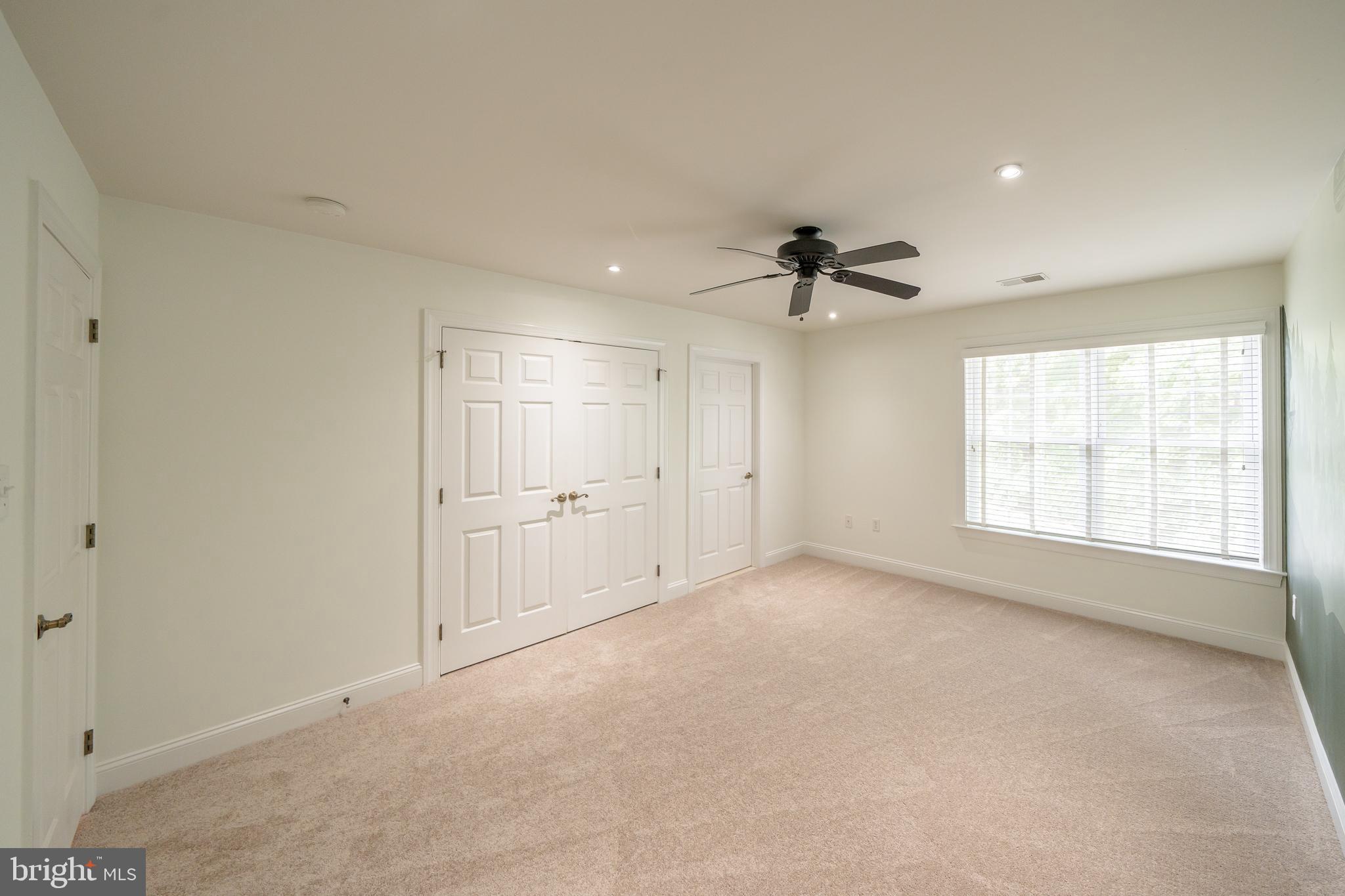 PONDVIEW - Residential