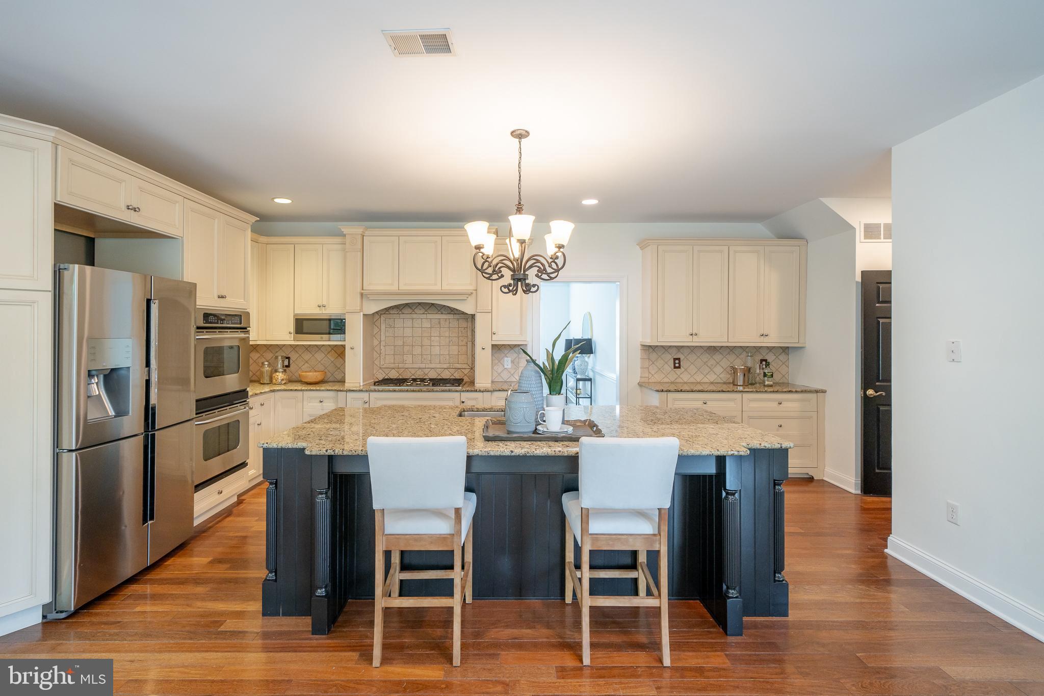 PONDVIEW - Residential