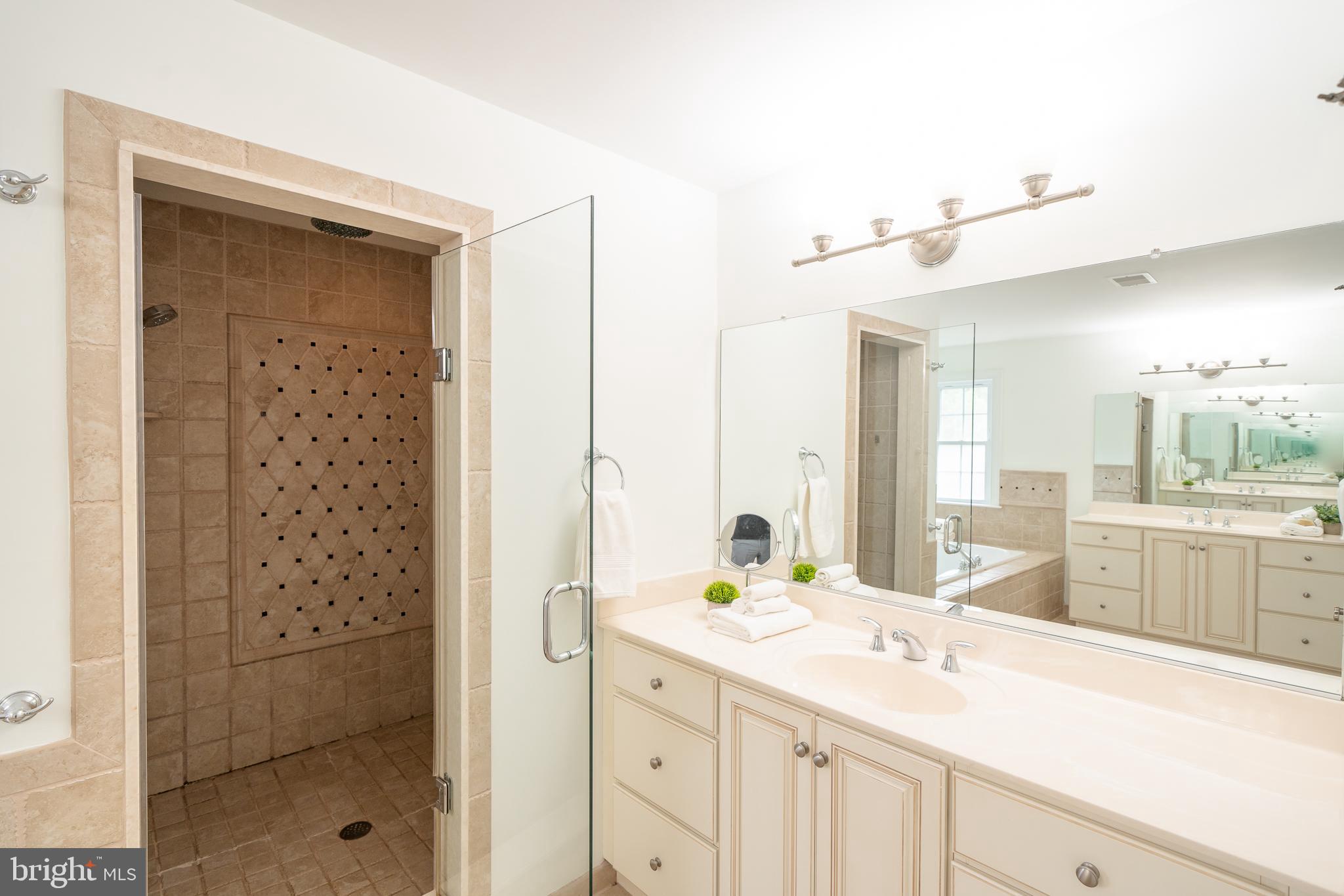 PONDVIEW - Residential