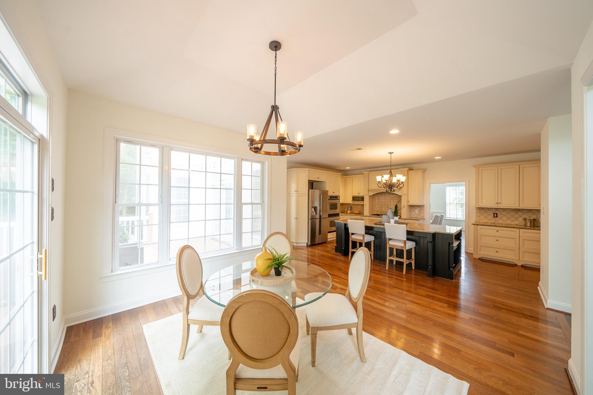 PONDVIEW - Residential