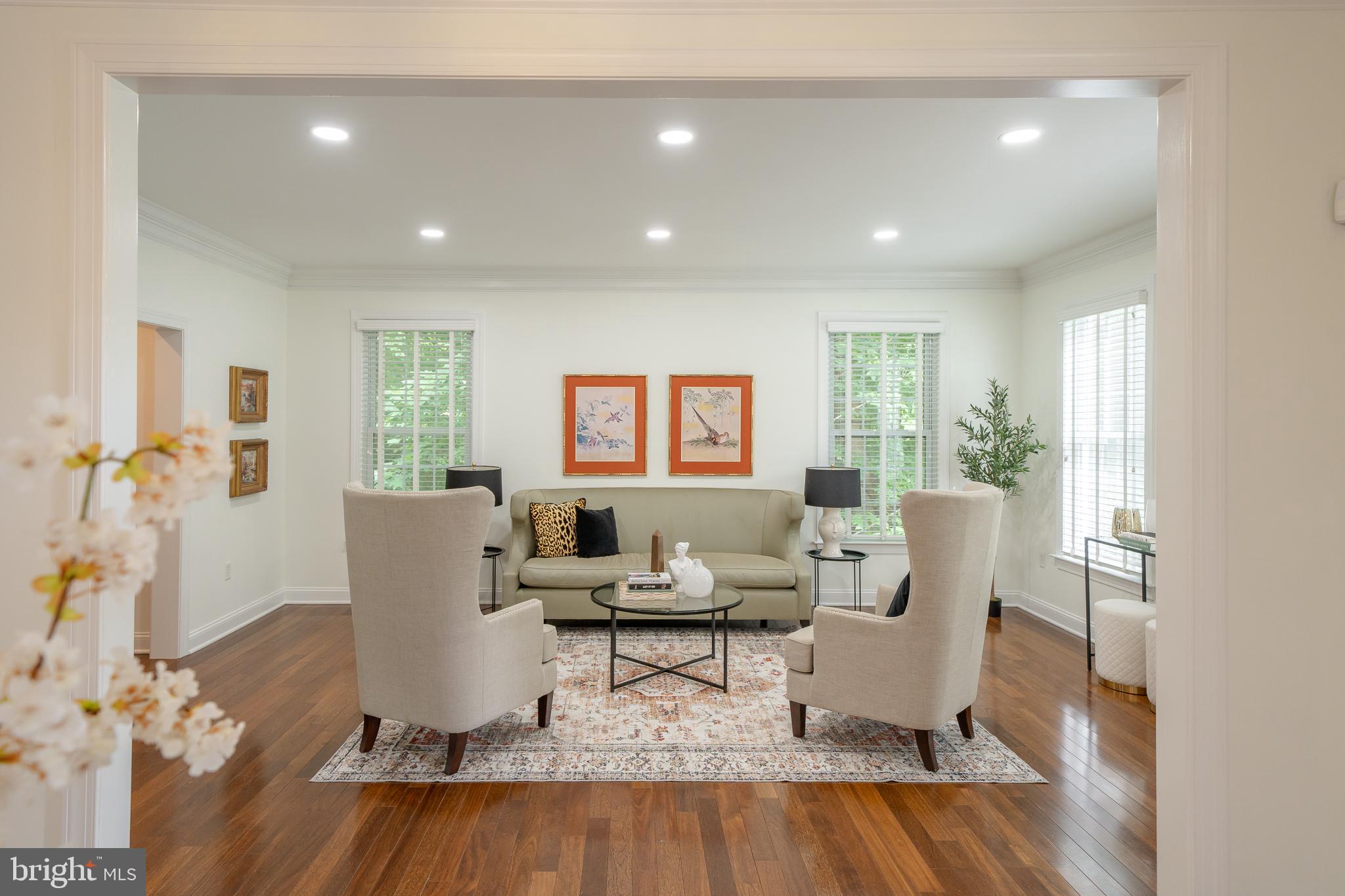 PONDVIEW - Residential