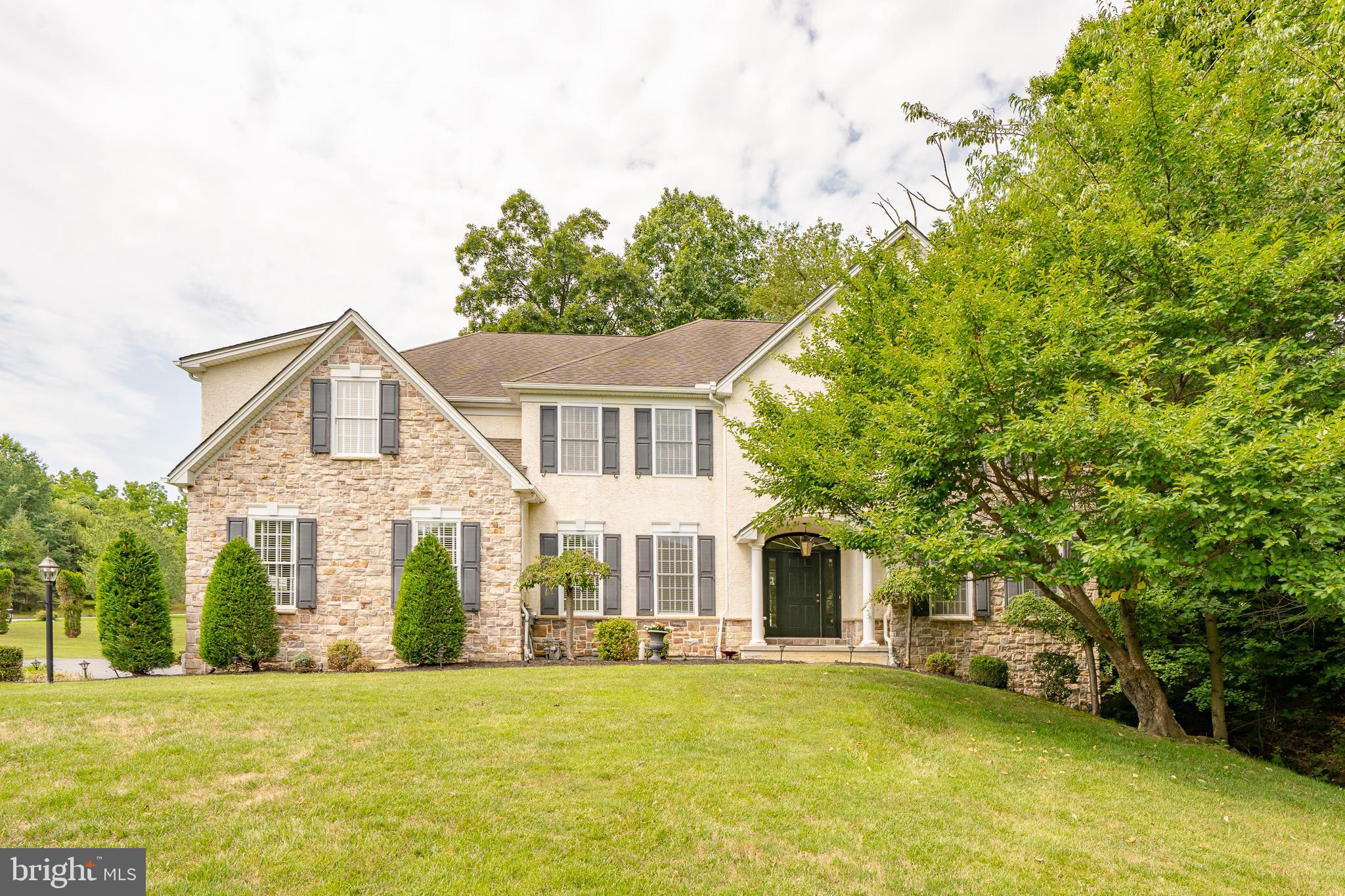 PONDVIEW - Residential