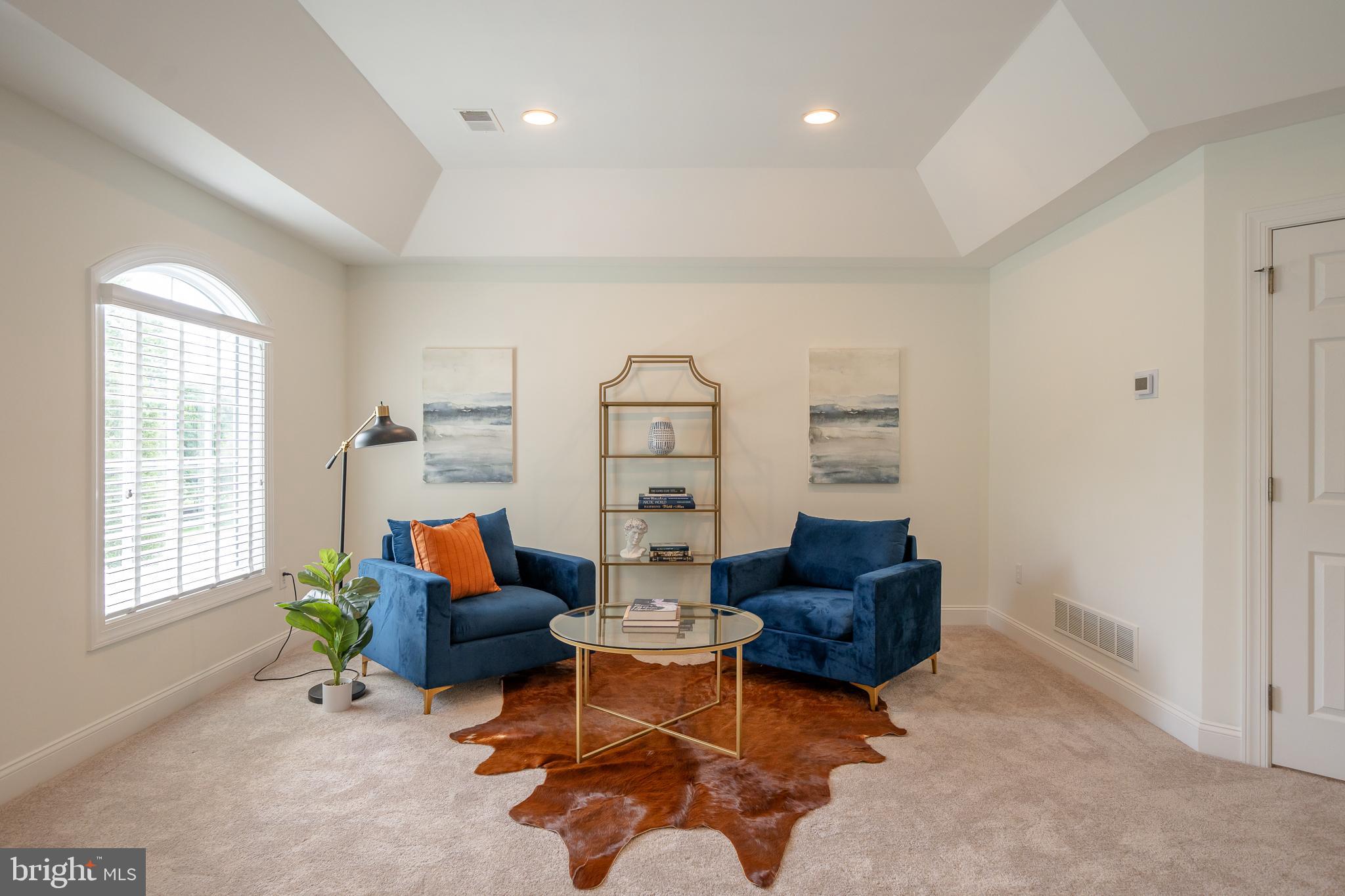 PONDVIEW - Residential