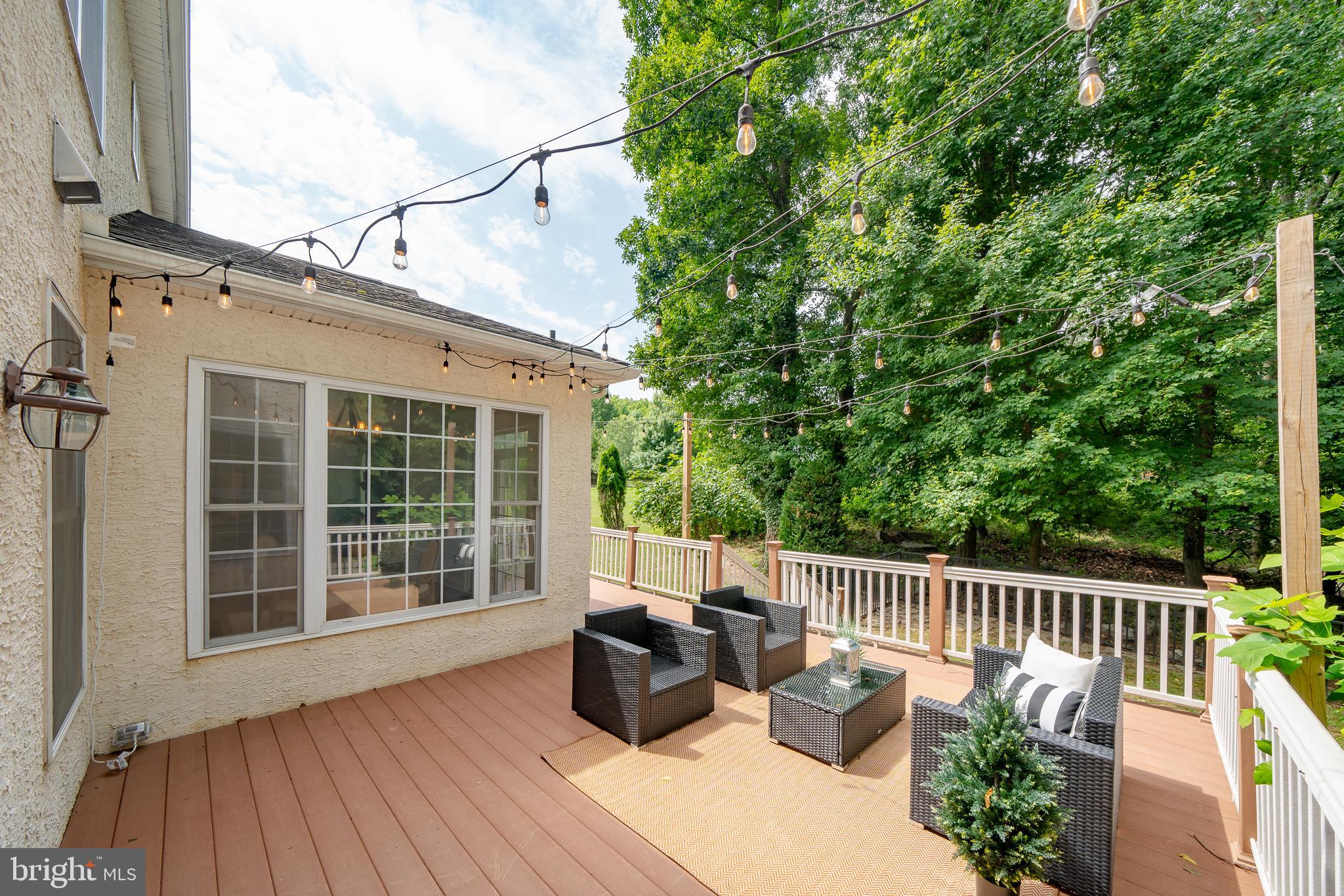 PONDVIEW - Residential