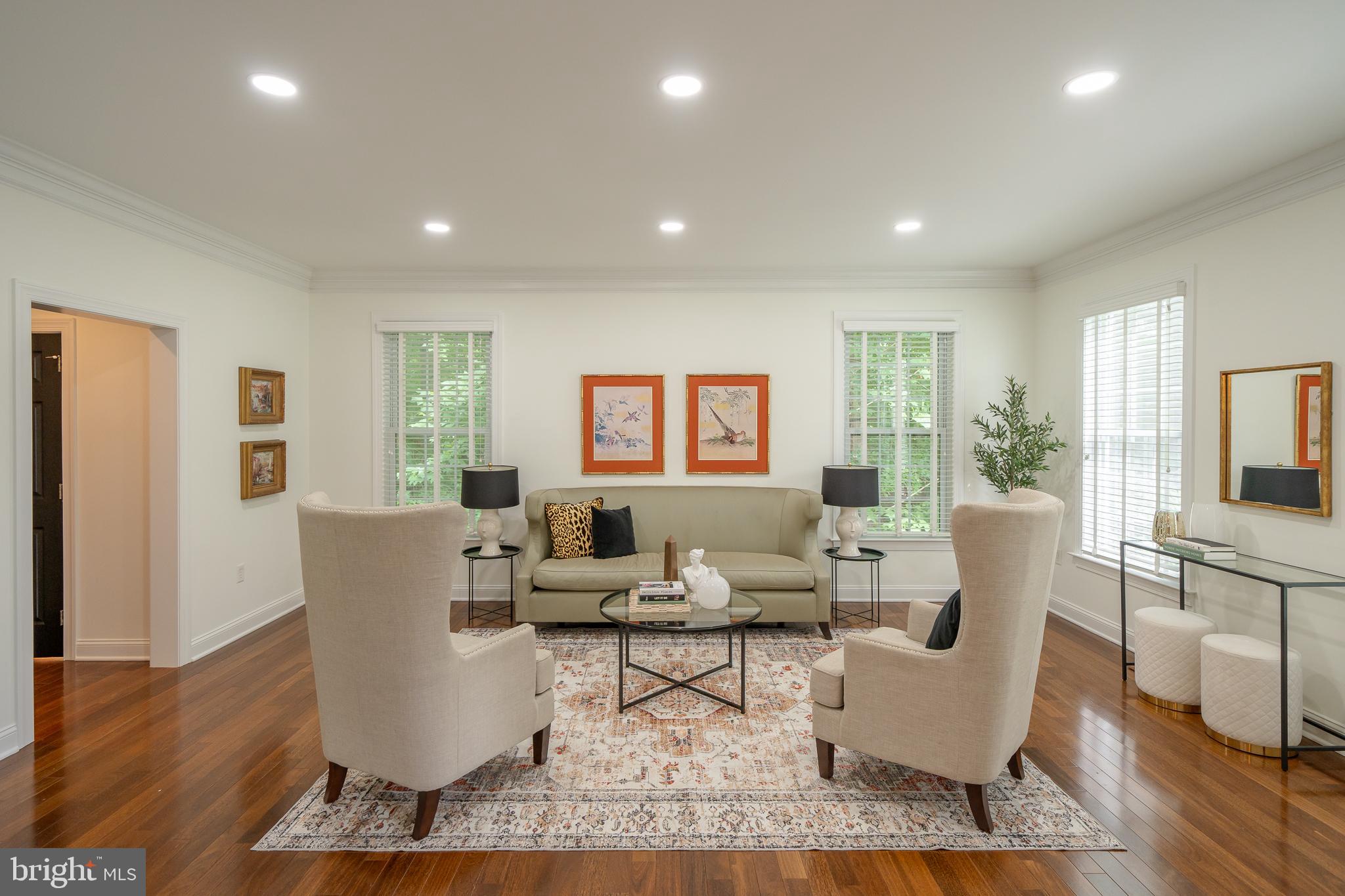 PONDVIEW - Residential