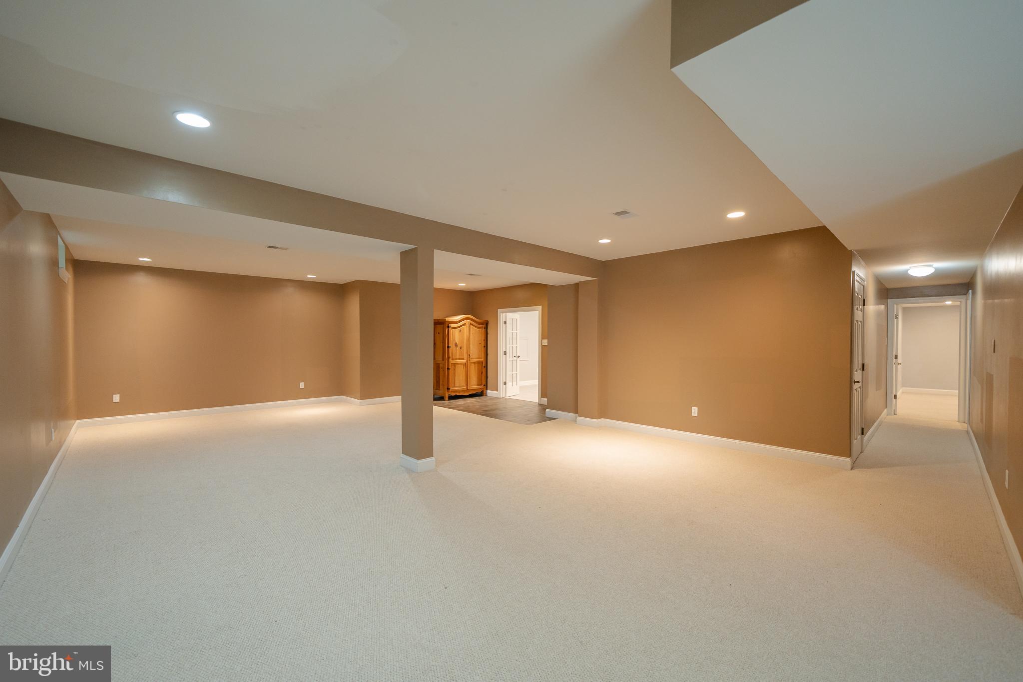 PONDVIEW - Residential