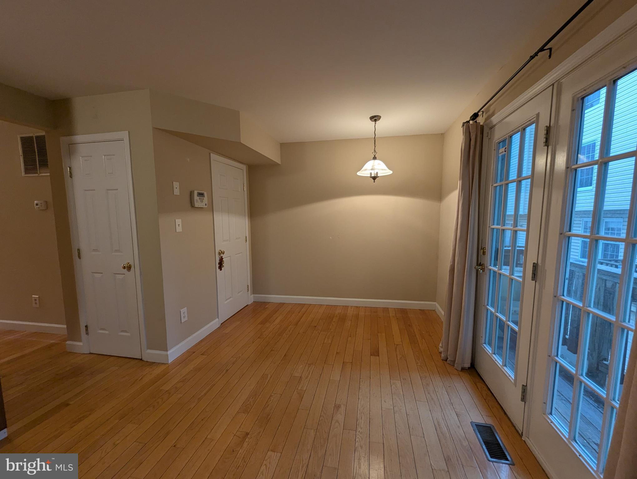 ARLINGTON - Residential Lease