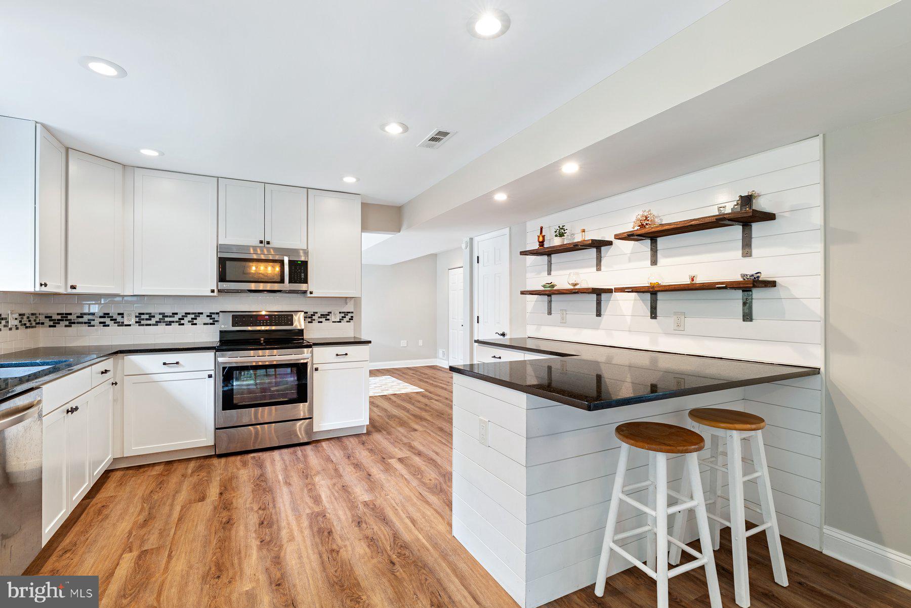 THE PROVINCES - Residential