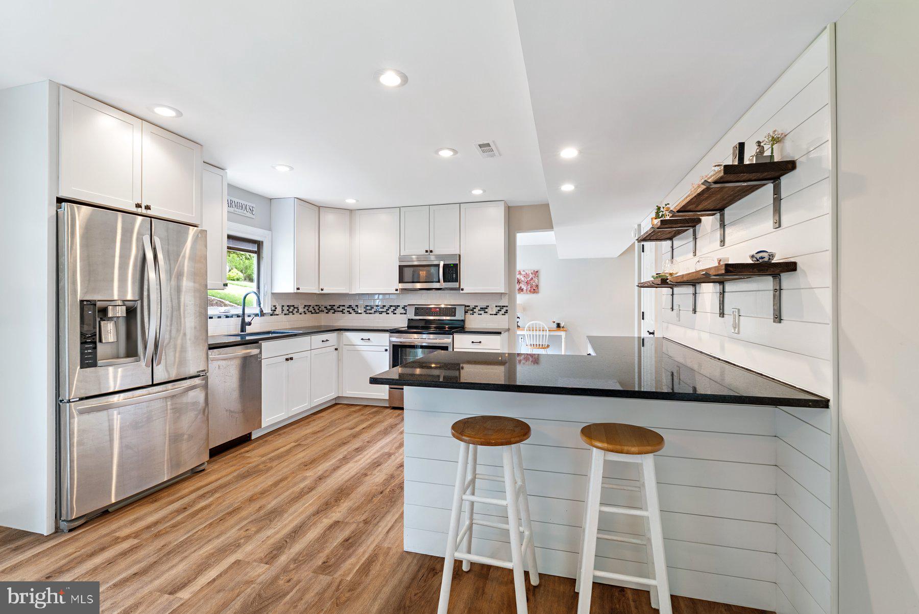 THE PROVINCES - Residential