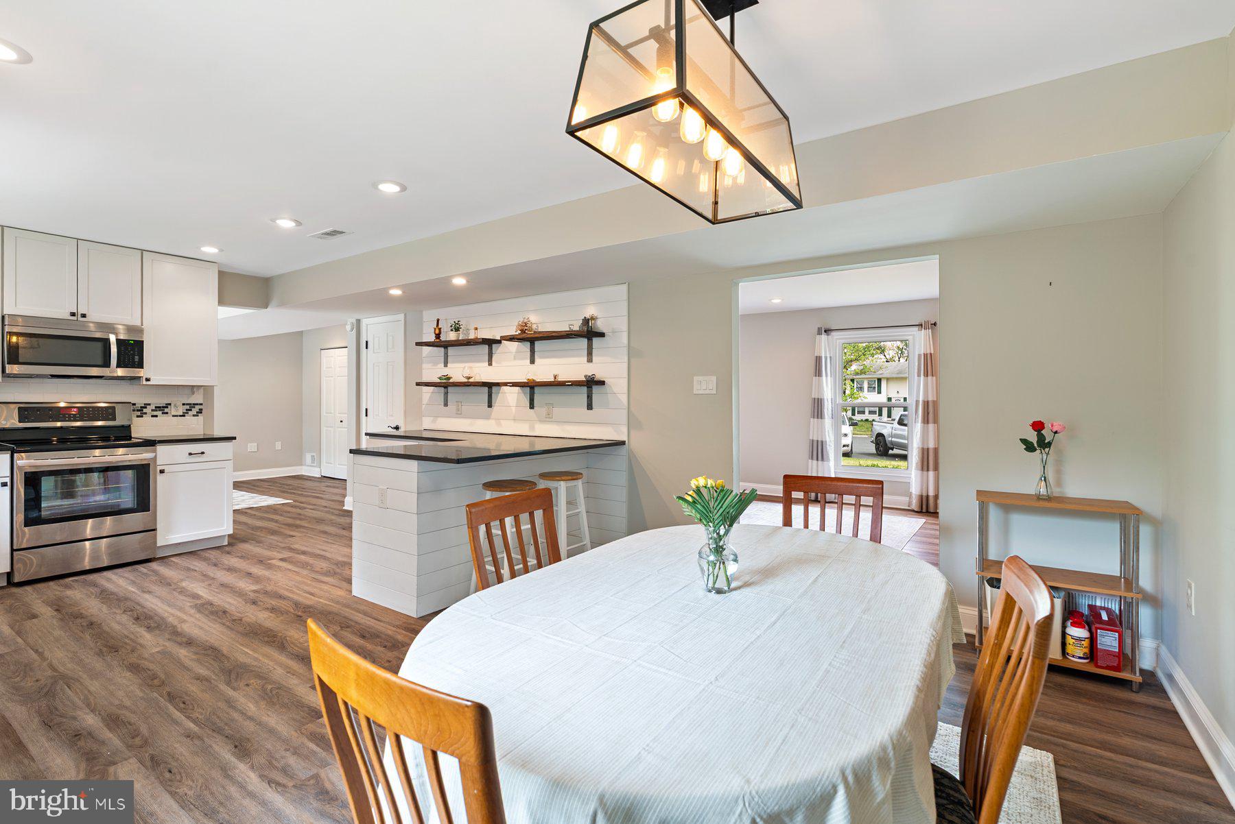 THE PROVINCES - Residential