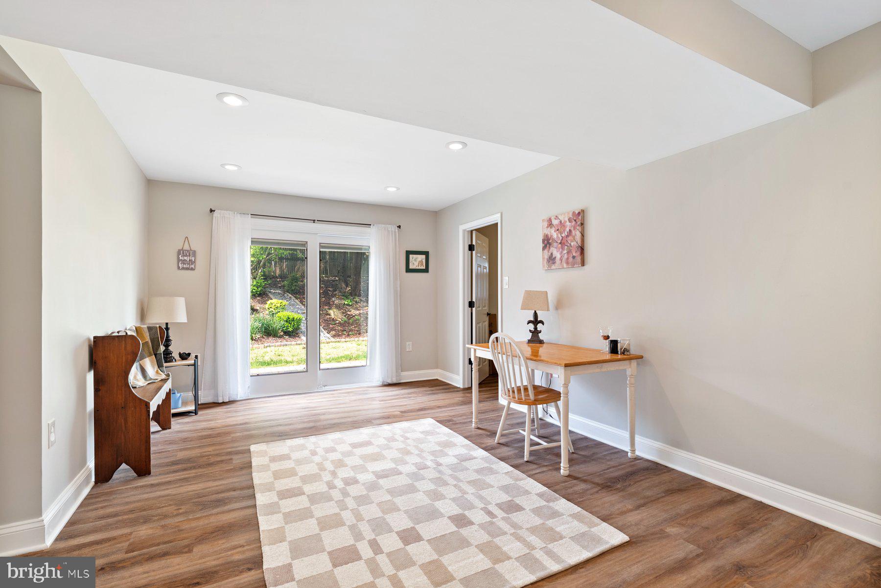 THE PROVINCES - Residential