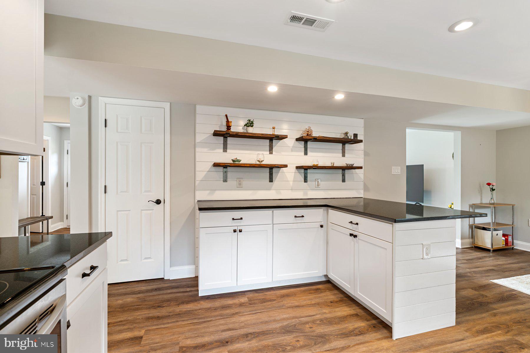 THE PROVINCES - Residential