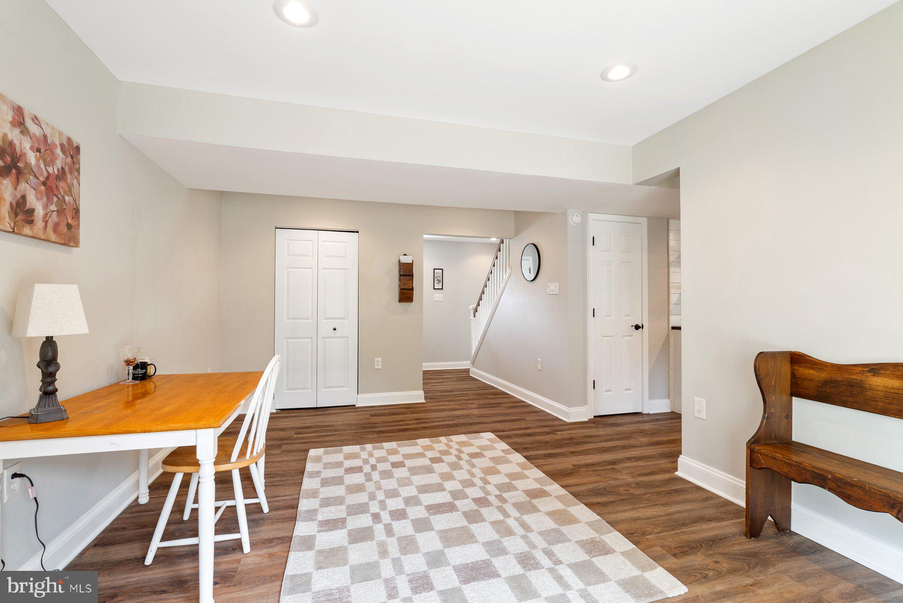 THE PROVINCES - Residential