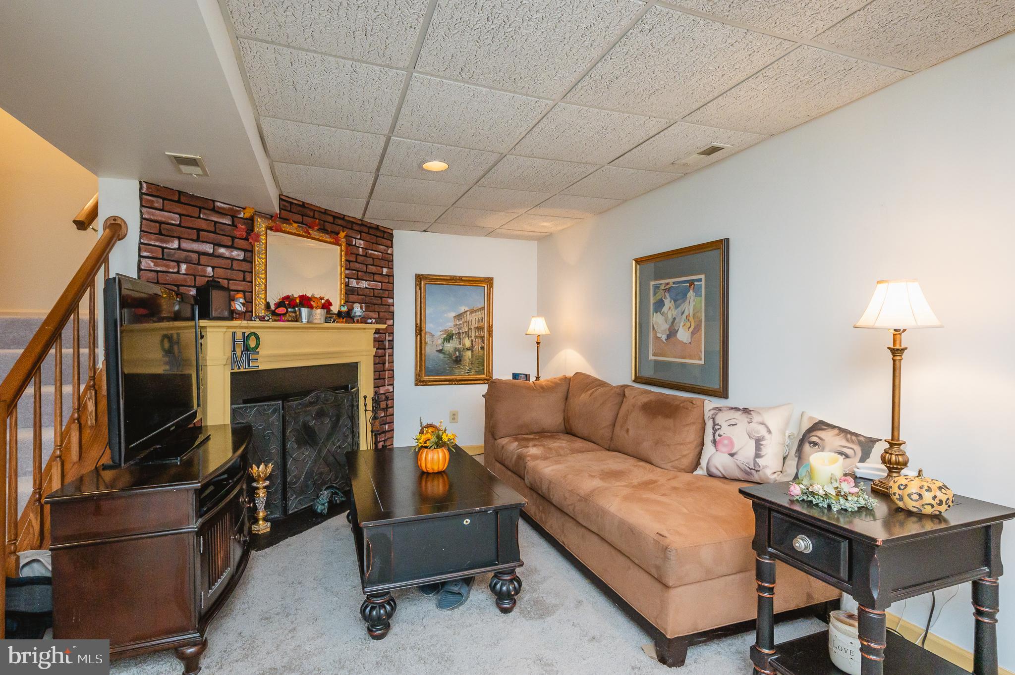 TEMPLE HILLS - Residential