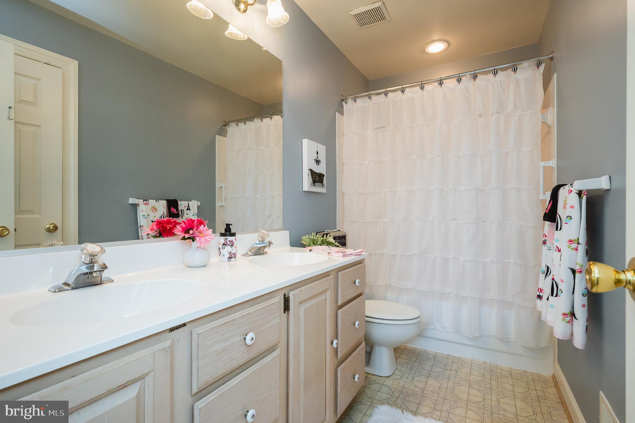 TEMPLE HILLS - Residential