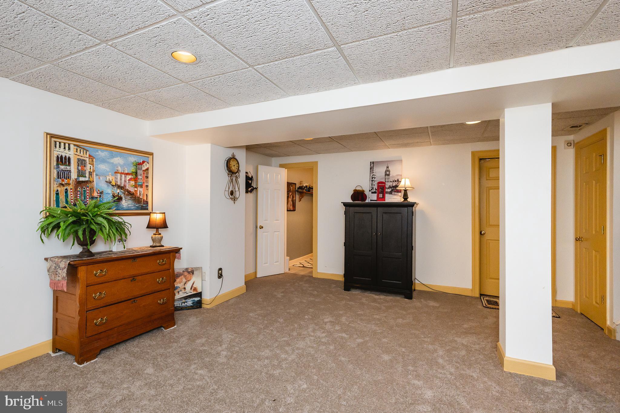 TEMPLE HILLS - Residential