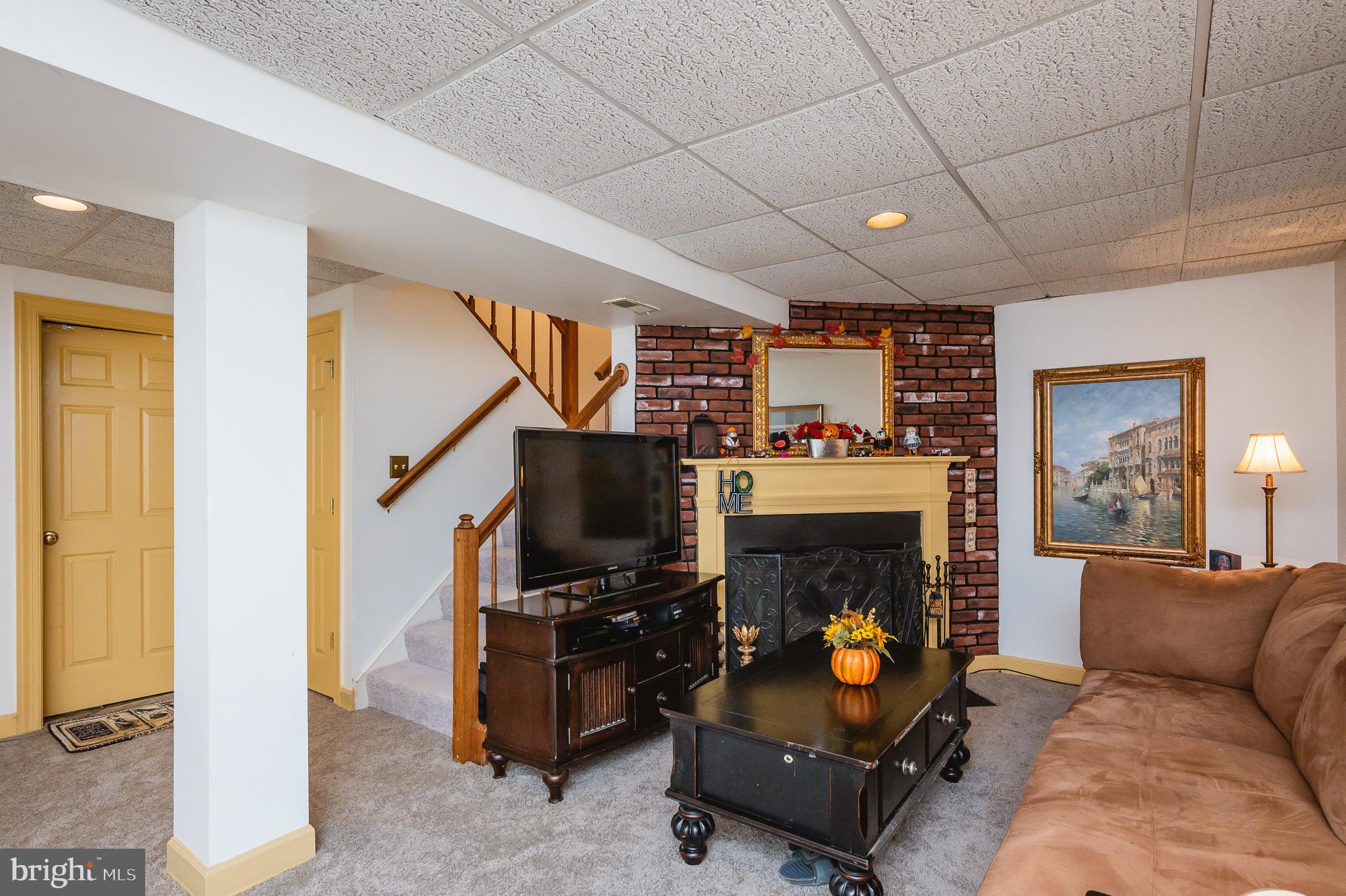 TEMPLE HILLS - Residential