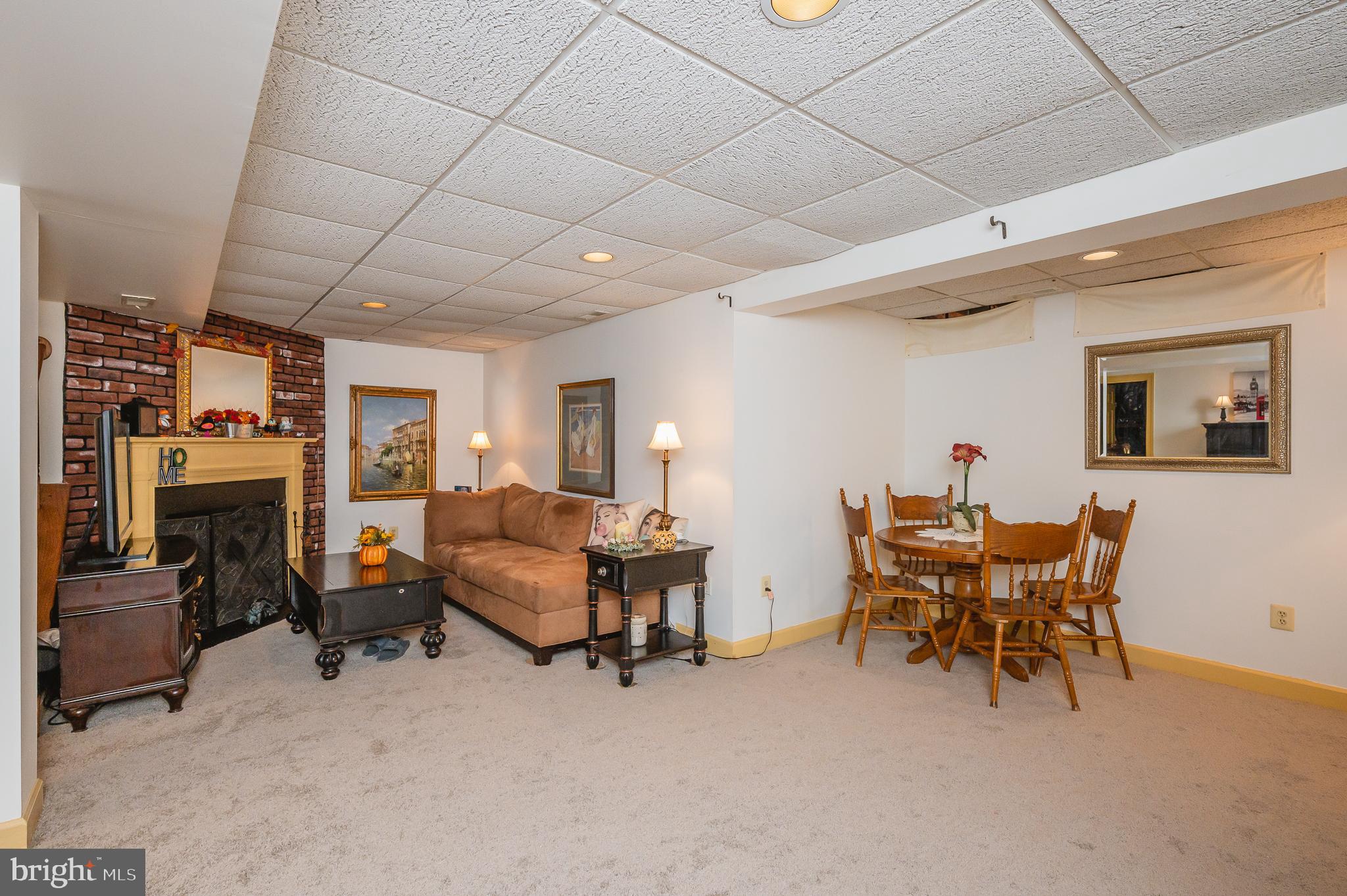 TEMPLE HILLS - Residential