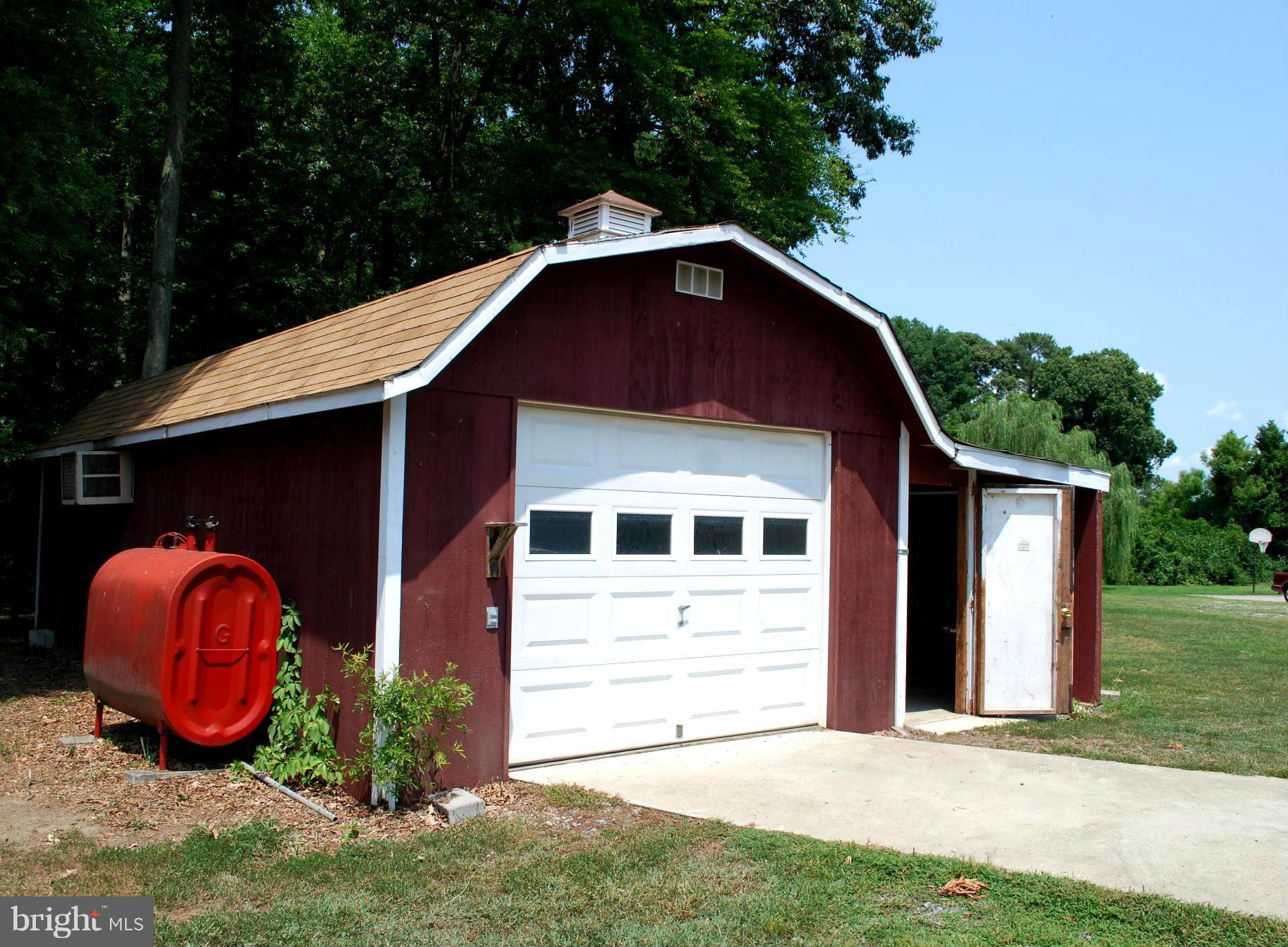 COBB ISLAND - Residential