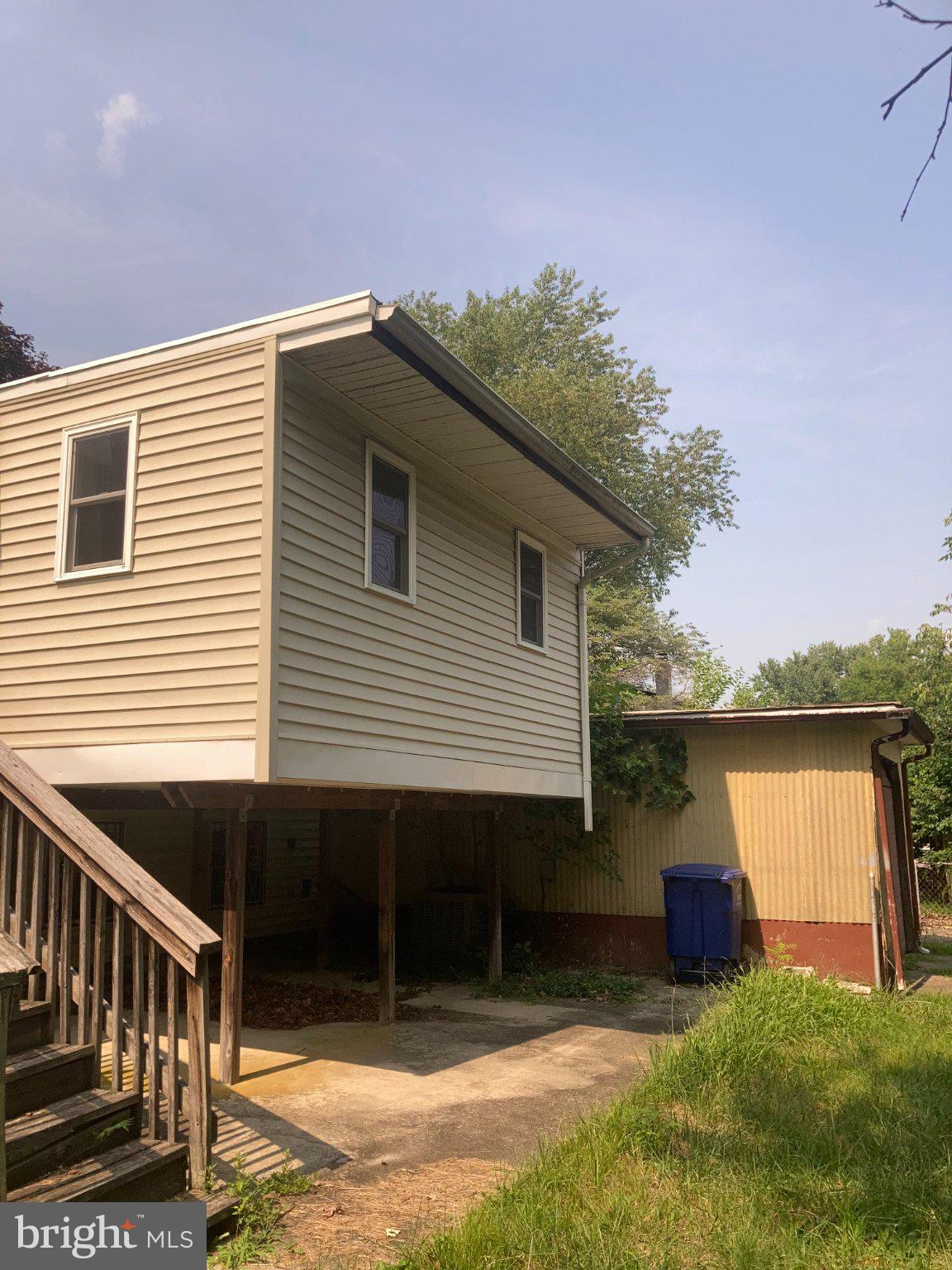 212 COLLEGE DRIVE