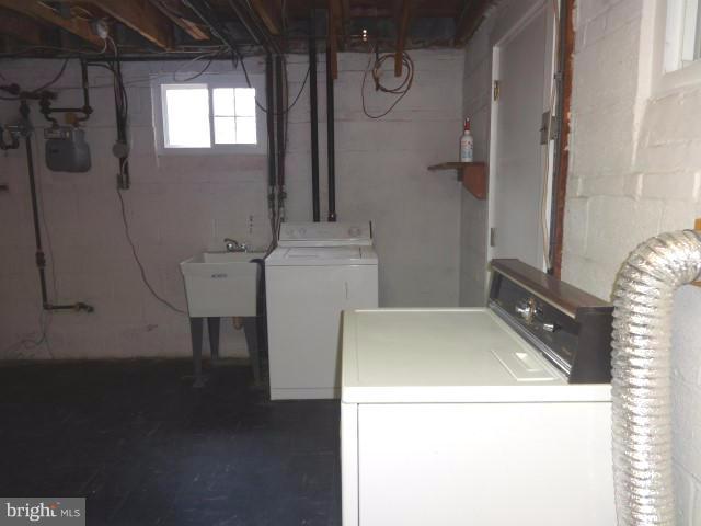 PARKWOOD - Residential Lease