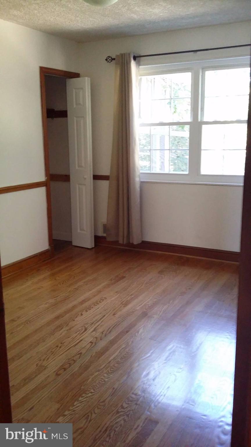 PARKWOOD - Residential Lease