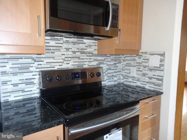 PARKWOOD - Residential Lease