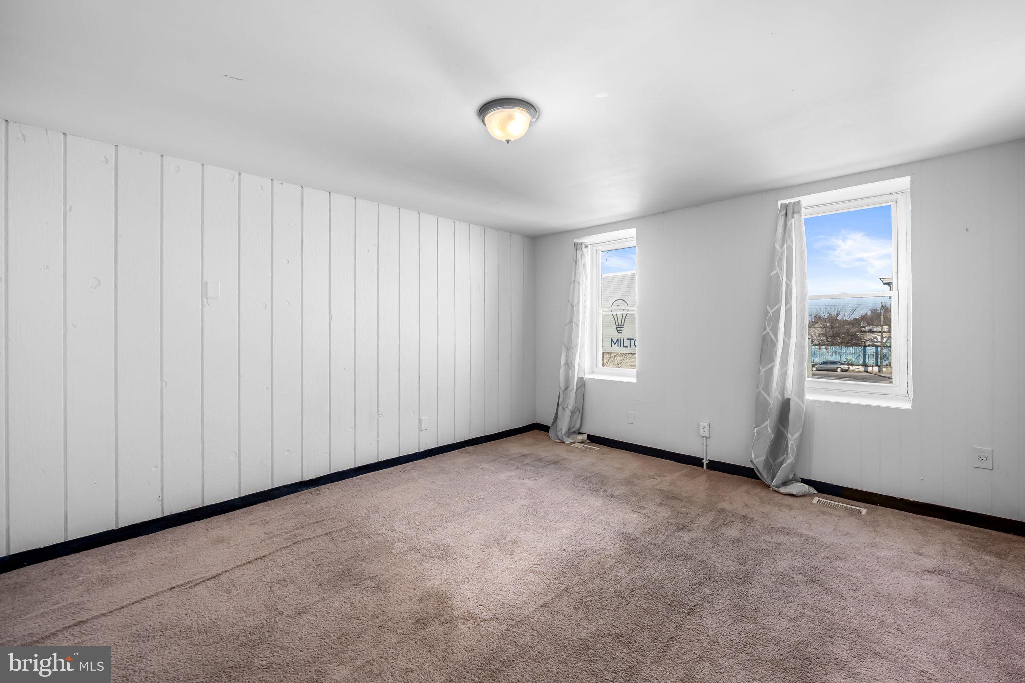 BALTIMORE HIGHLANDS - Residential Lease