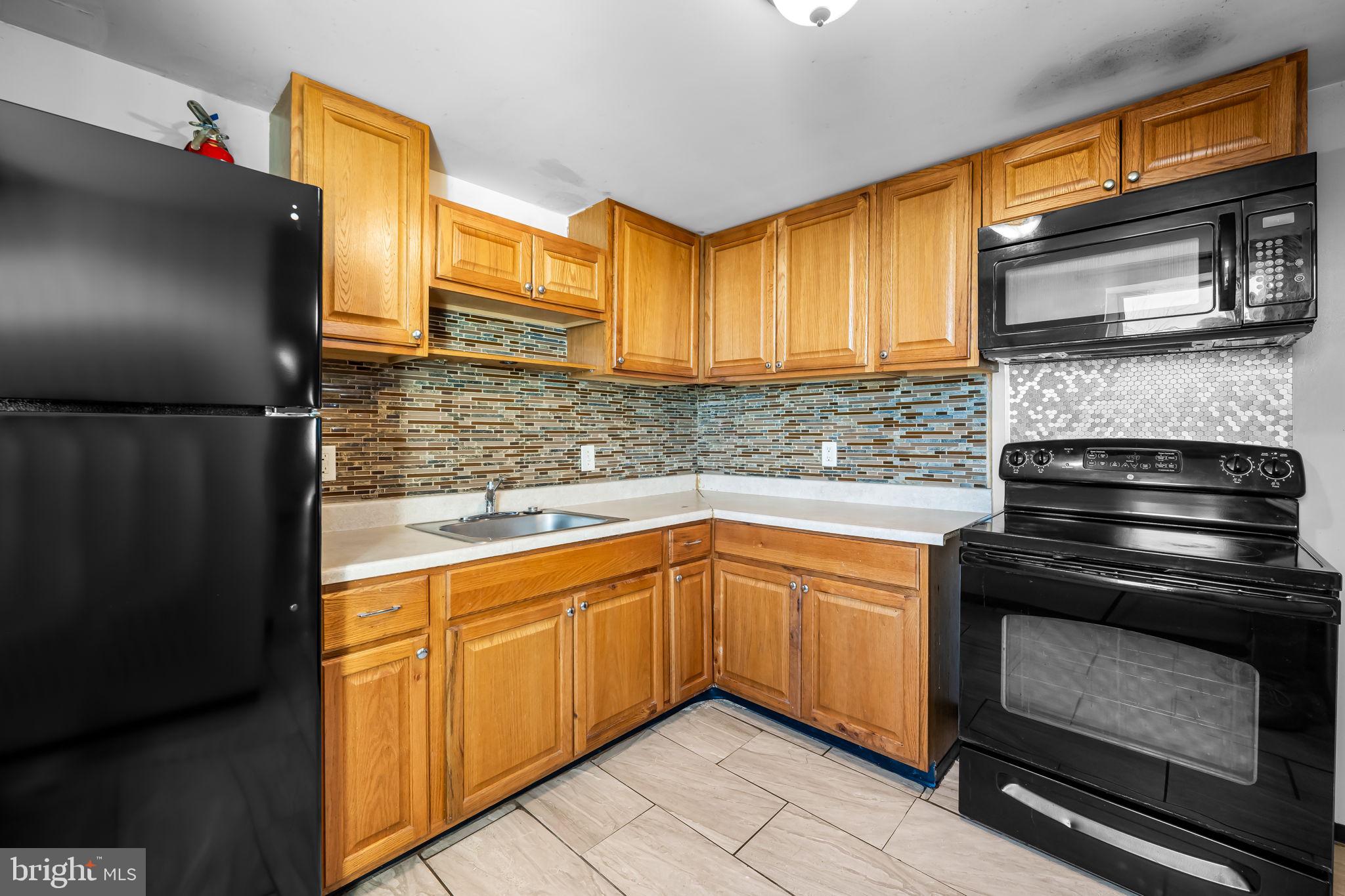 BALTIMORE HIGHLANDS - Residential Lease