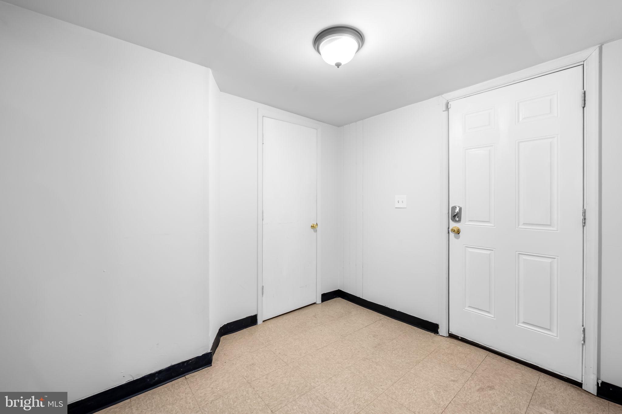 BALTIMORE HIGHLANDS - Residential Lease