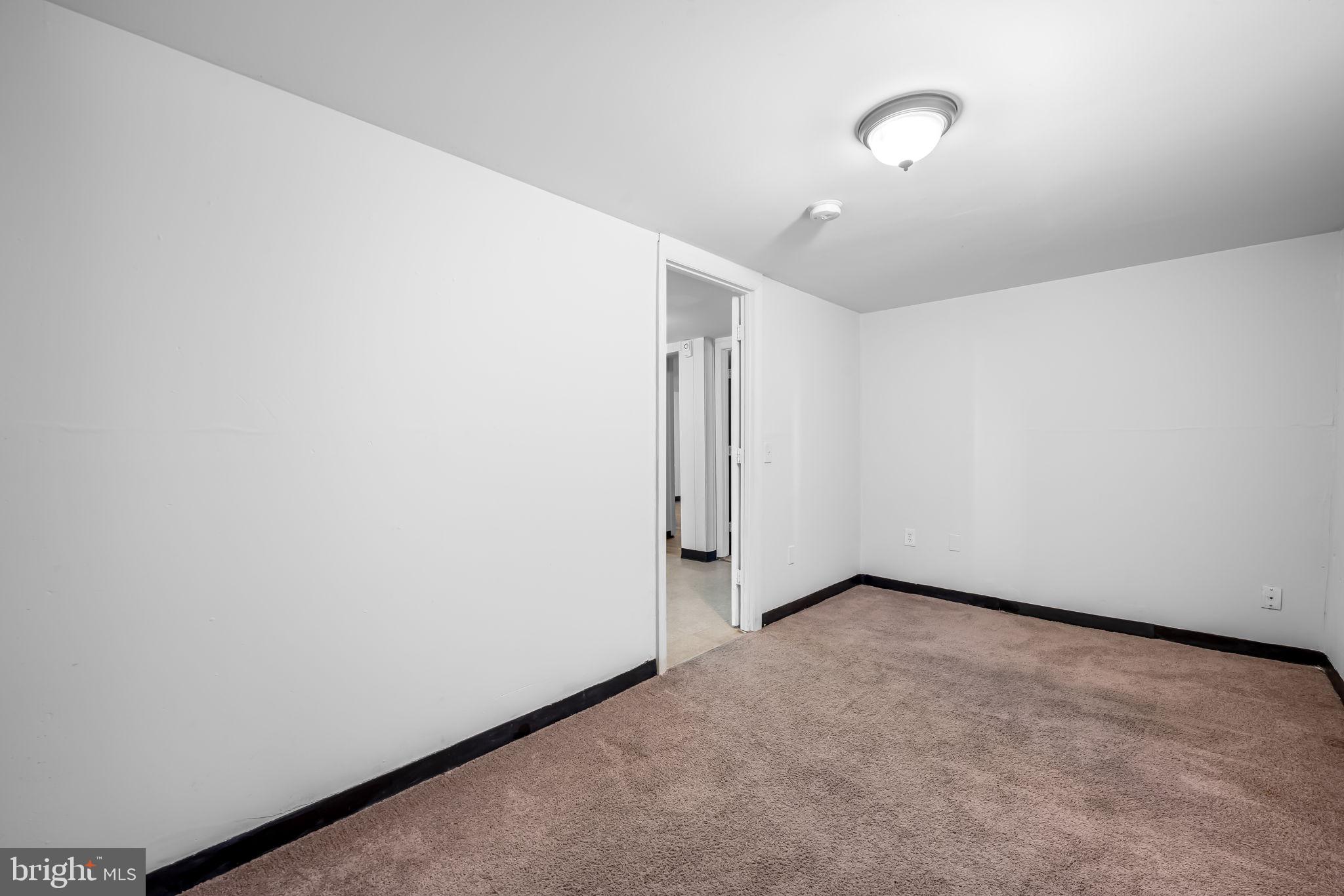 BALTIMORE HIGHLANDS - Residential Lease