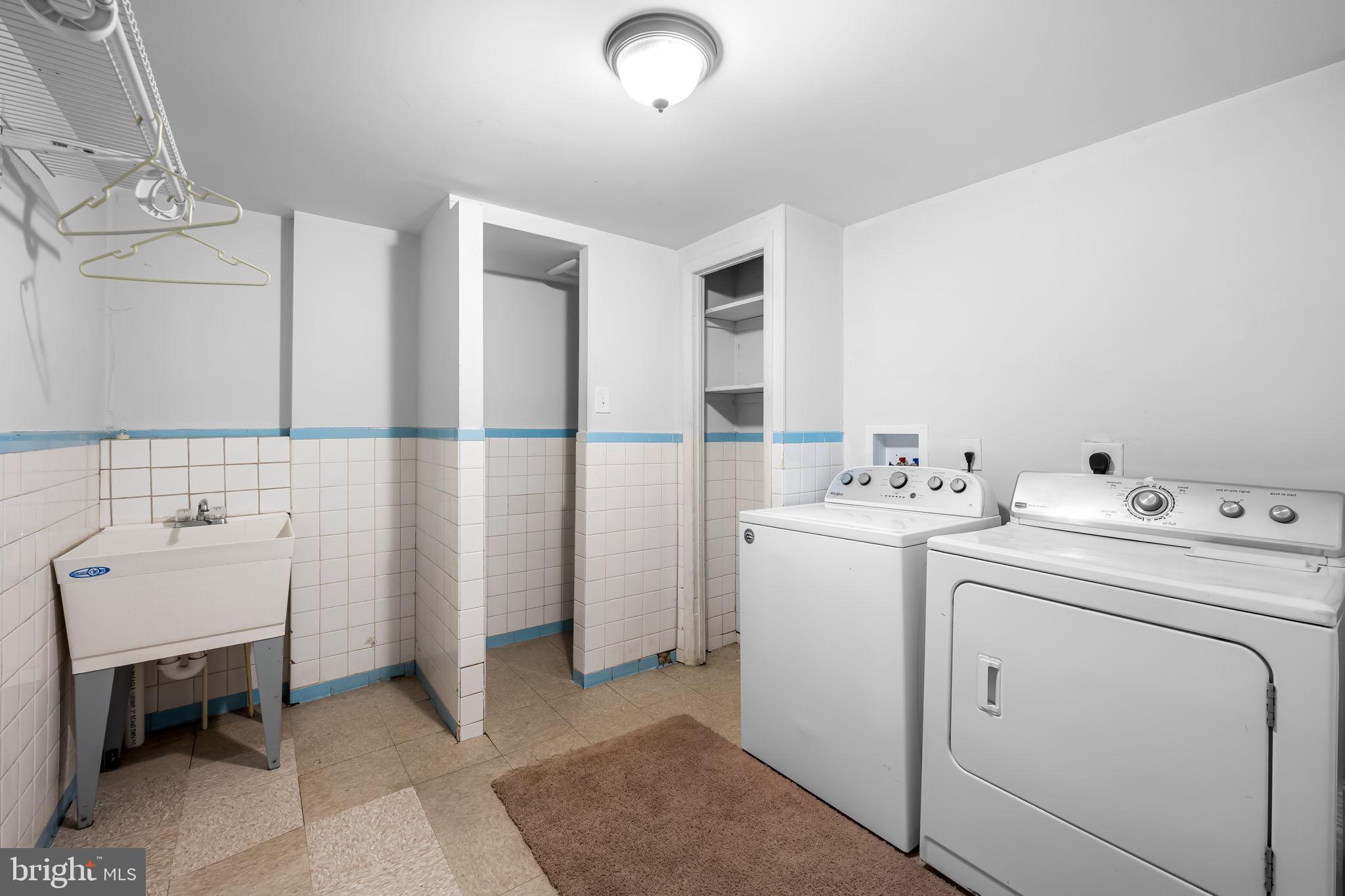 BALTIMORE HIGHLANDS - Residential Lease