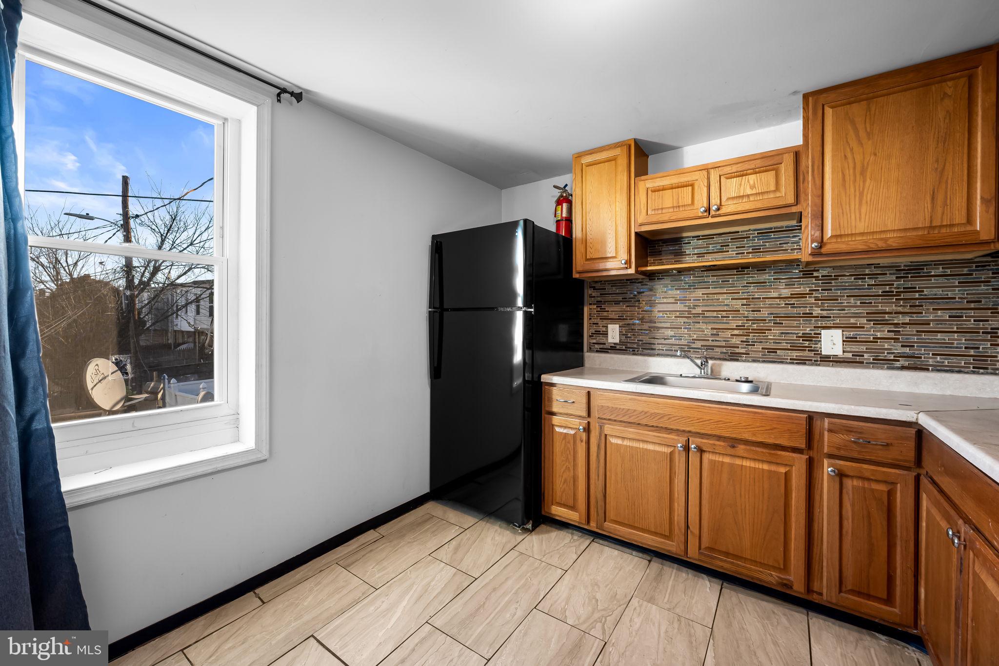 BALTIMORE HIGHLANDS - Residential Lease