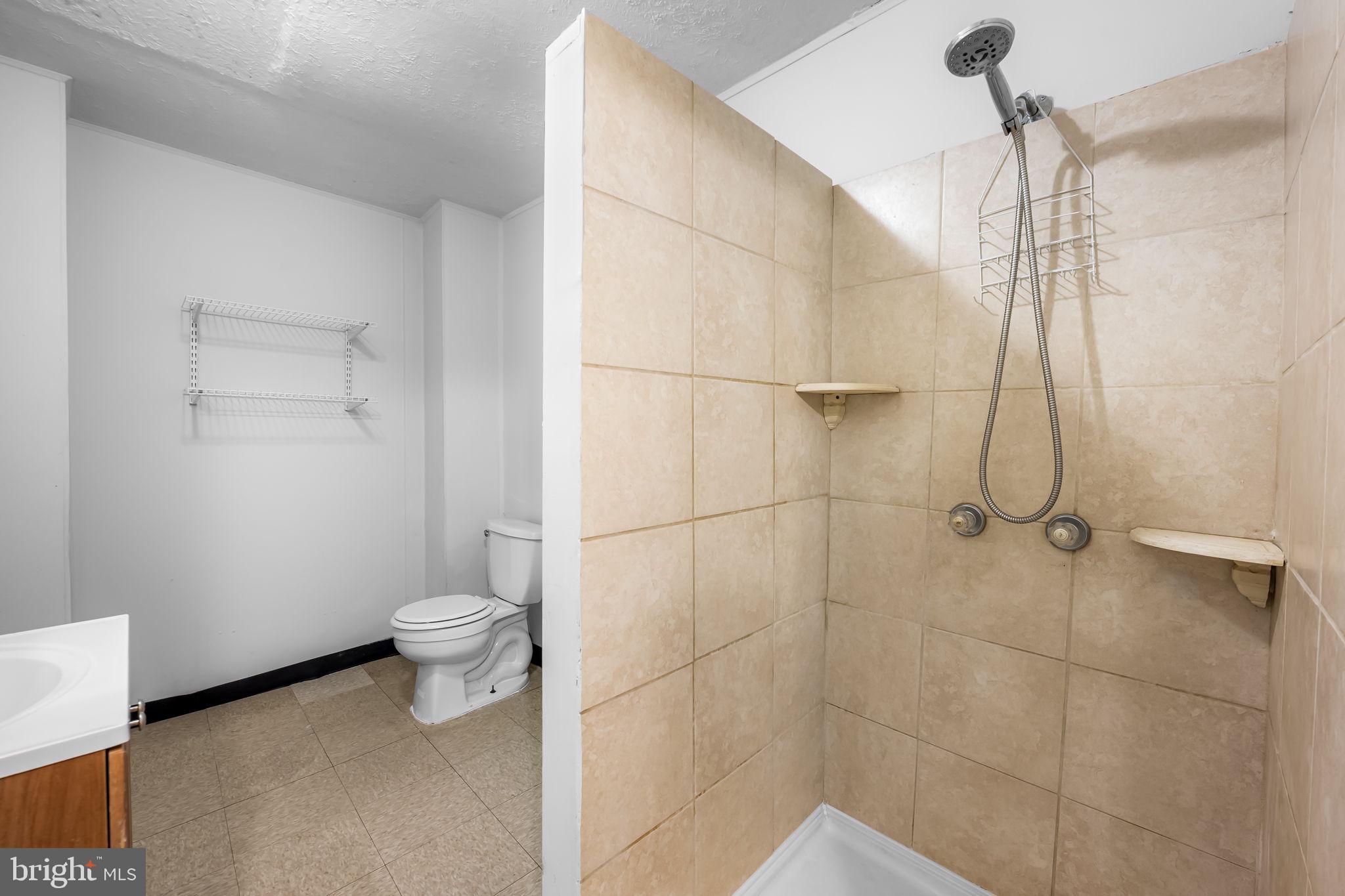 BALTIMORE HIGHLANDS - Residential Lease