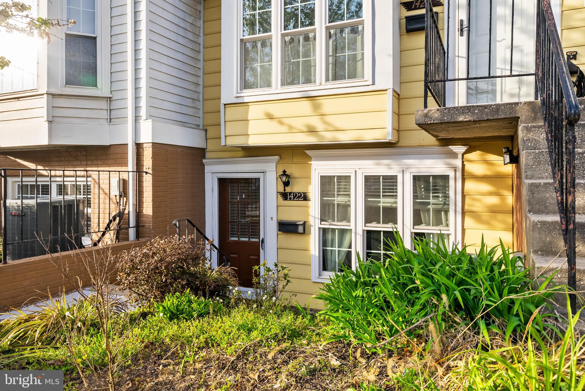 CROFTON MEWS - Residential Lease